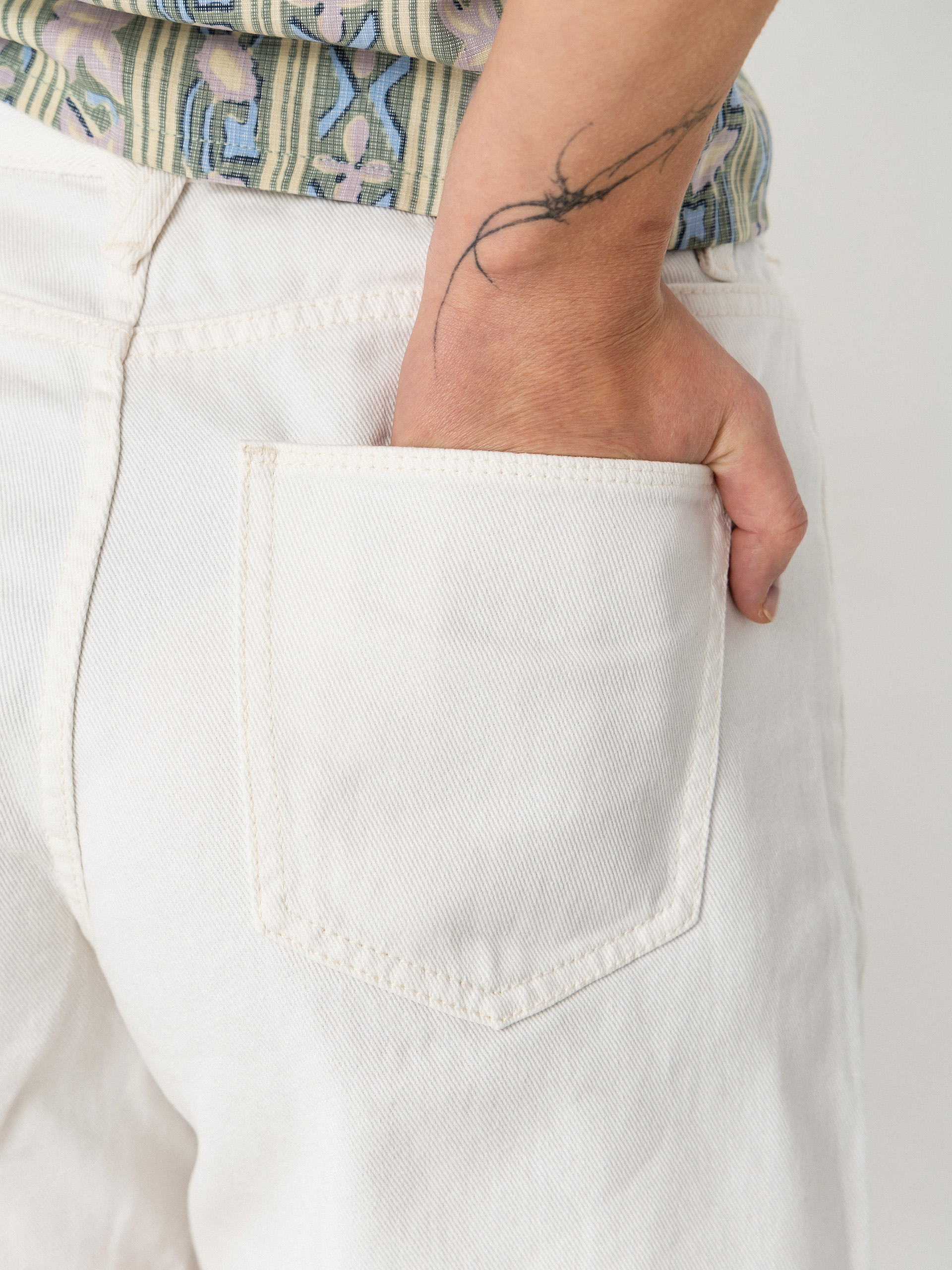 Kraťasy Volcom Stoned Bf Wmn (vintage white)