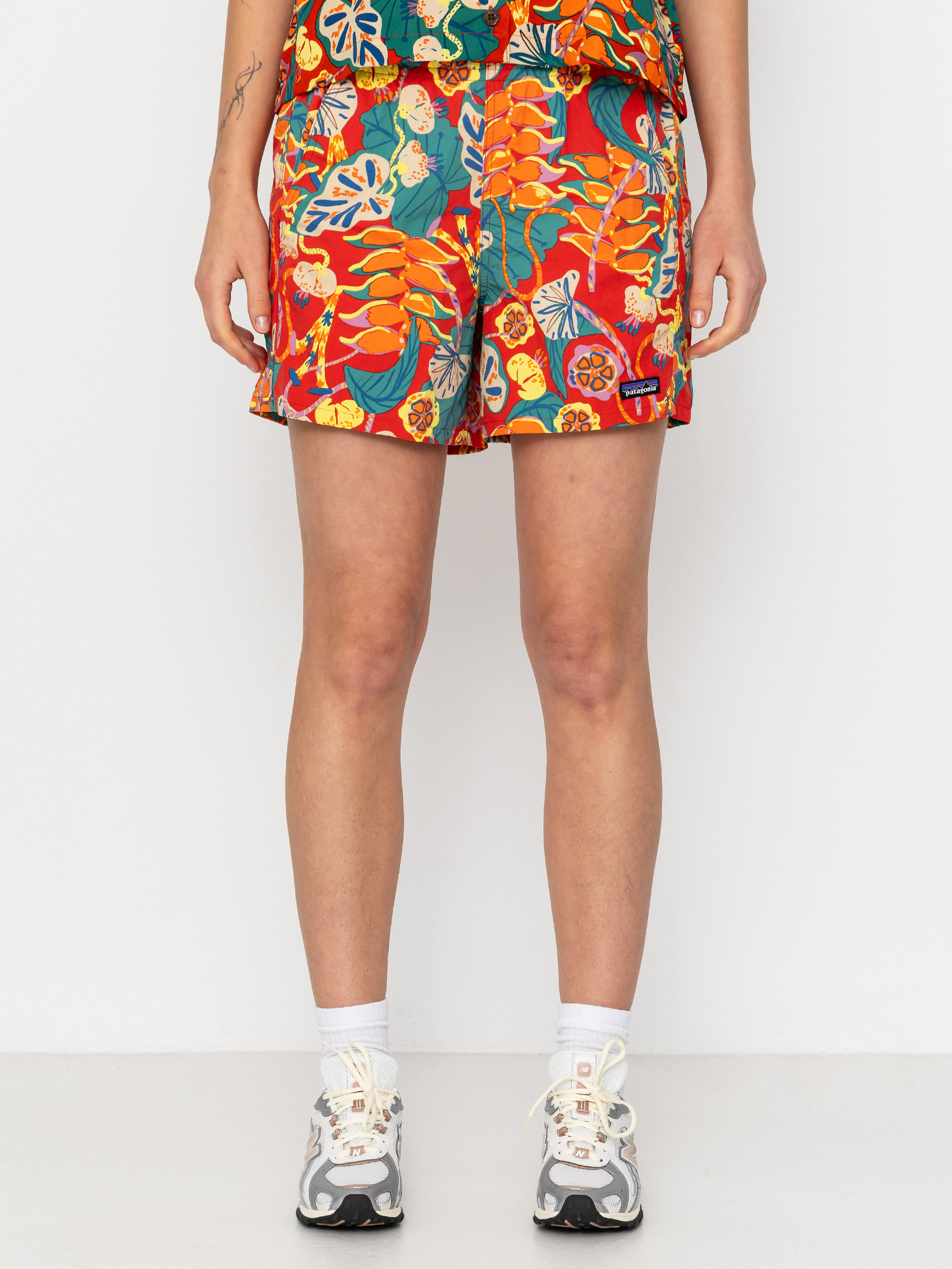 Kraťasy Patagonia Baggies 5in Wmn (tropiclimb/hot ember)