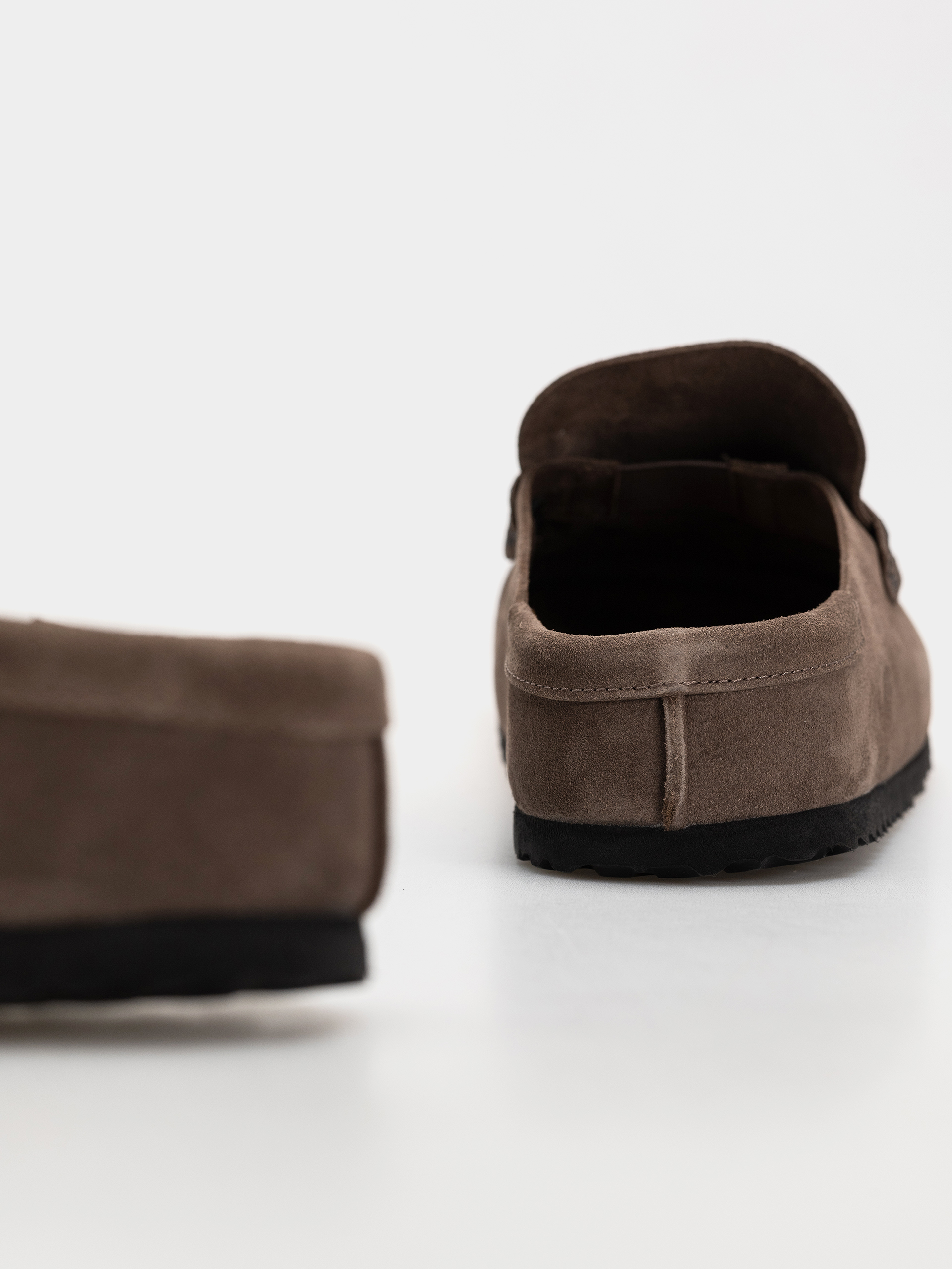 Šľapky Birkenstock Naples Wrapped Suede Leather Regular (concrete gray)