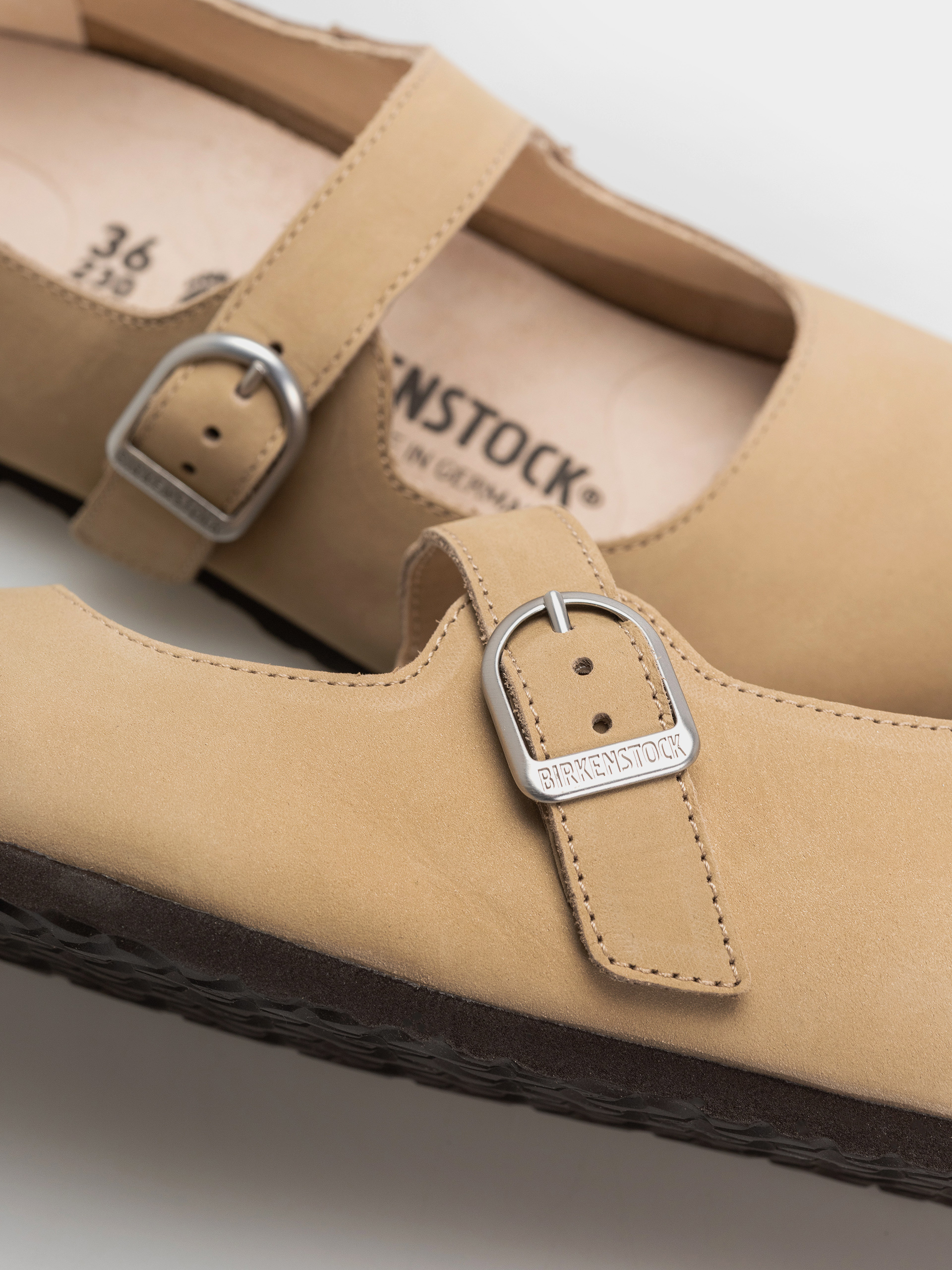 Šľapky Birkenstock Santa Clarita Nubuck Leather Narrow Wmn (sandcastle)