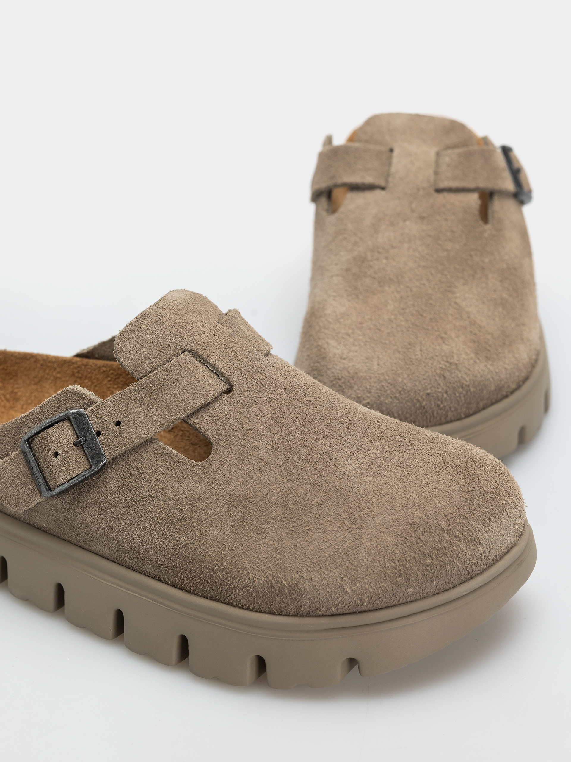 Šľapky Birkenstock Boston Chunky Suede Leather Narrow Wmn (taupe)