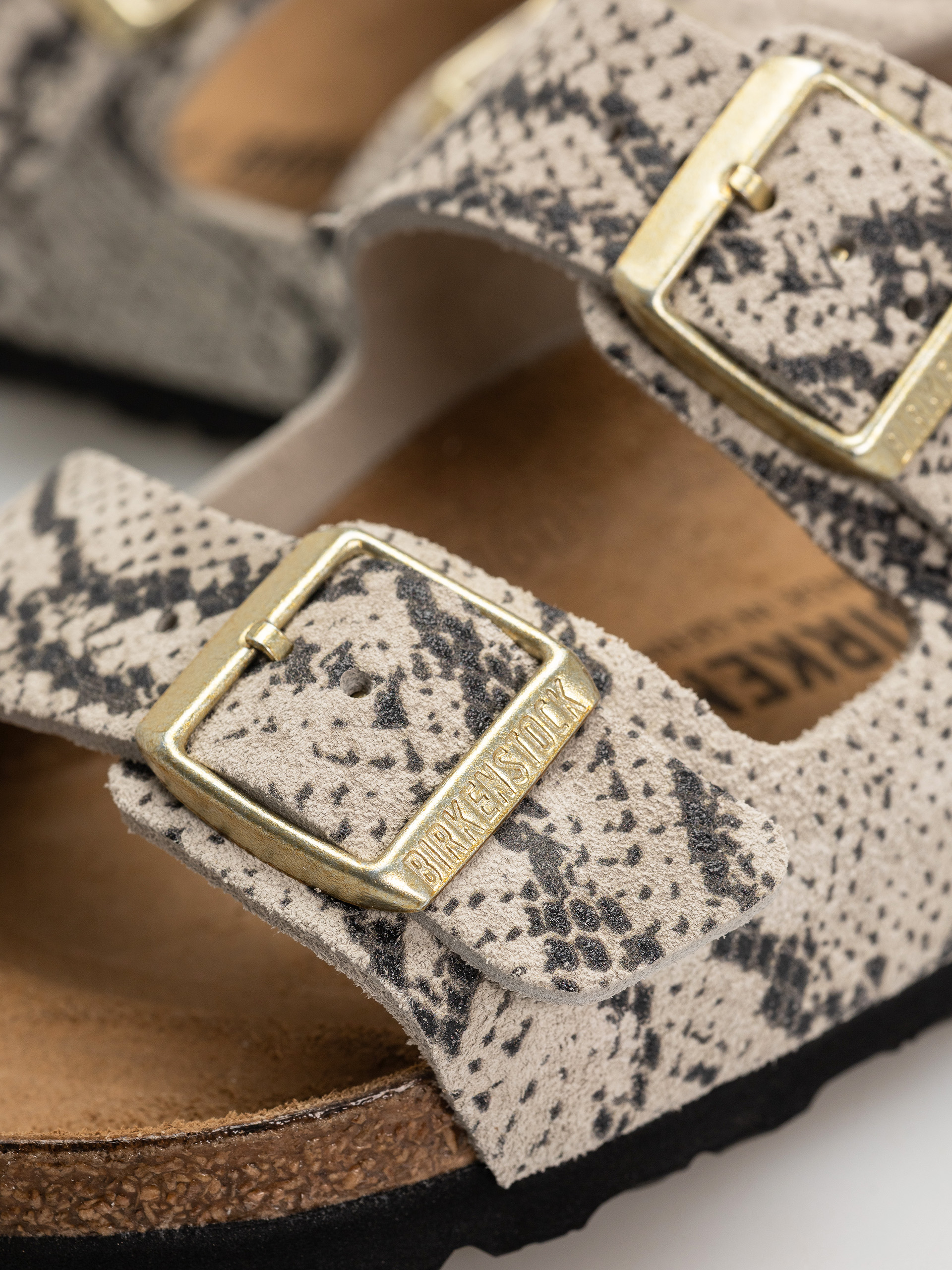 Šľapky Birkenstock Arizona Suede Leather Narrow Wmn (snake oyster)
