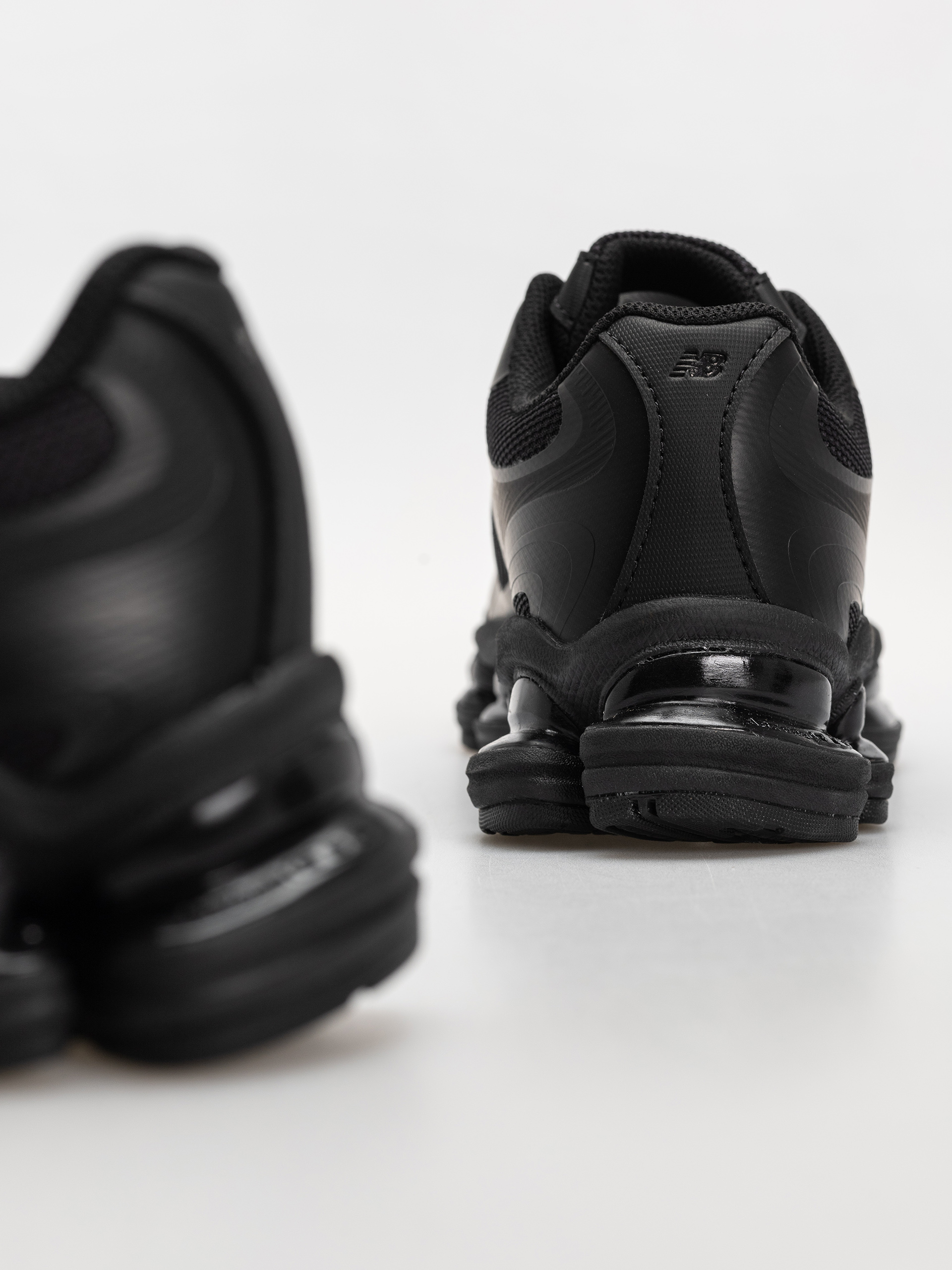 Topánky New Balance 2000 (black/white)