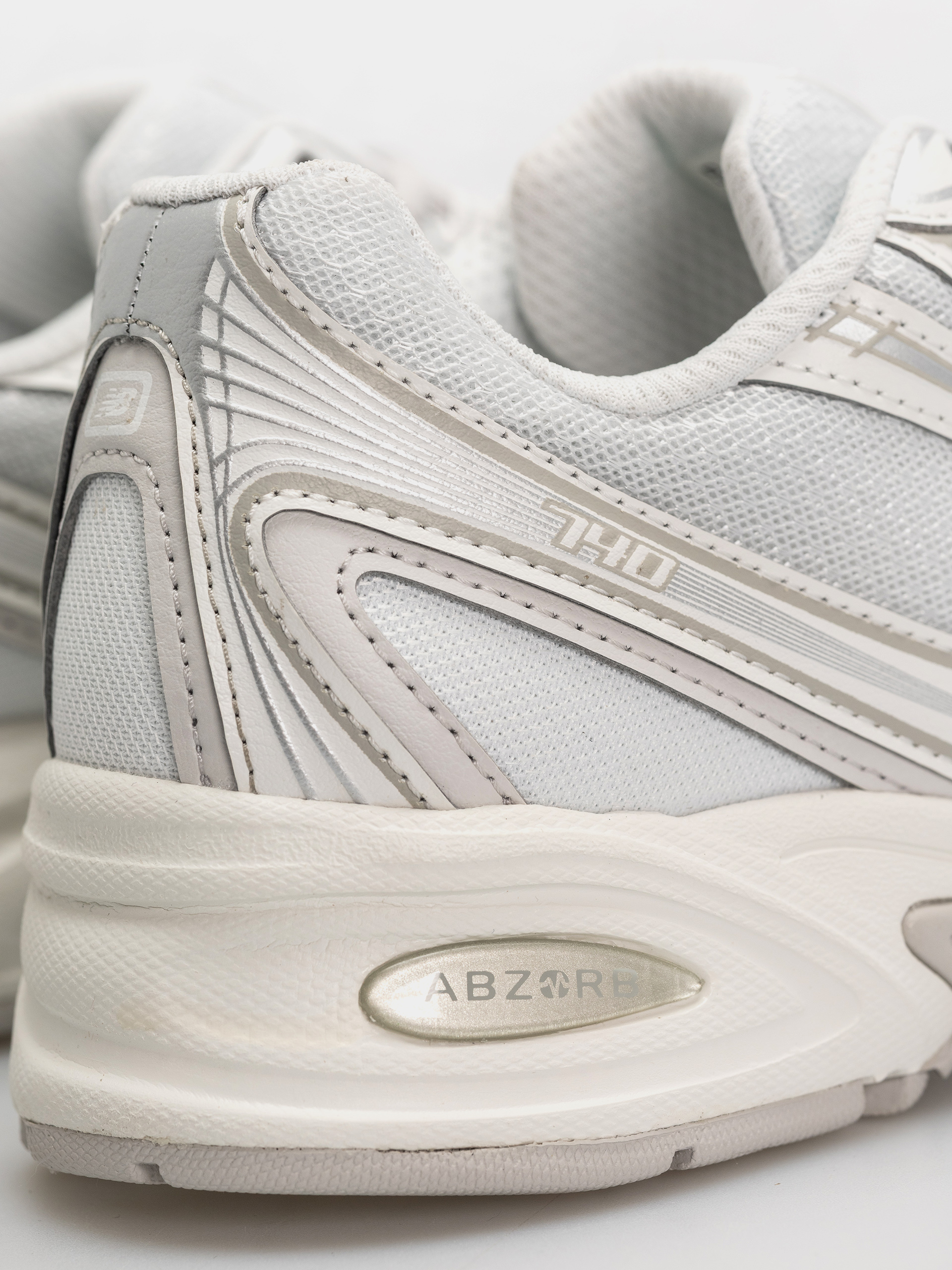 Topánky New Balance 740 (white/silver metallic)