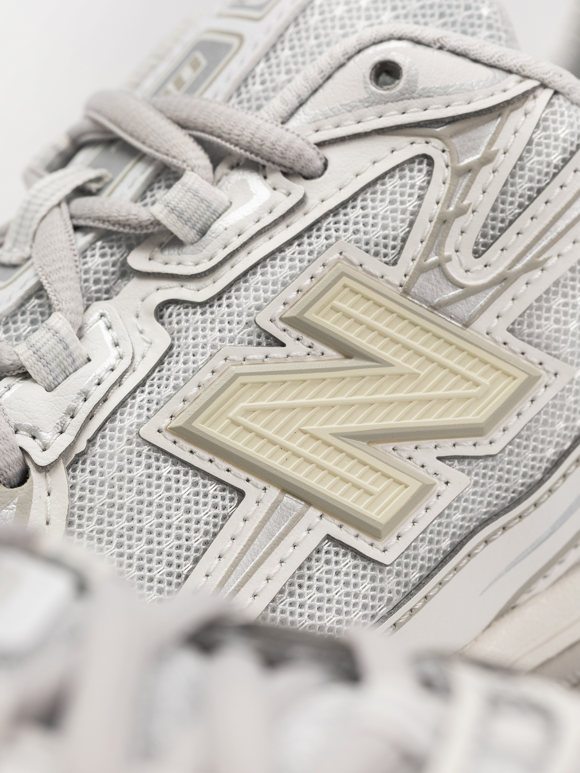 Topánky New Balance 740 (white/silver metallic)