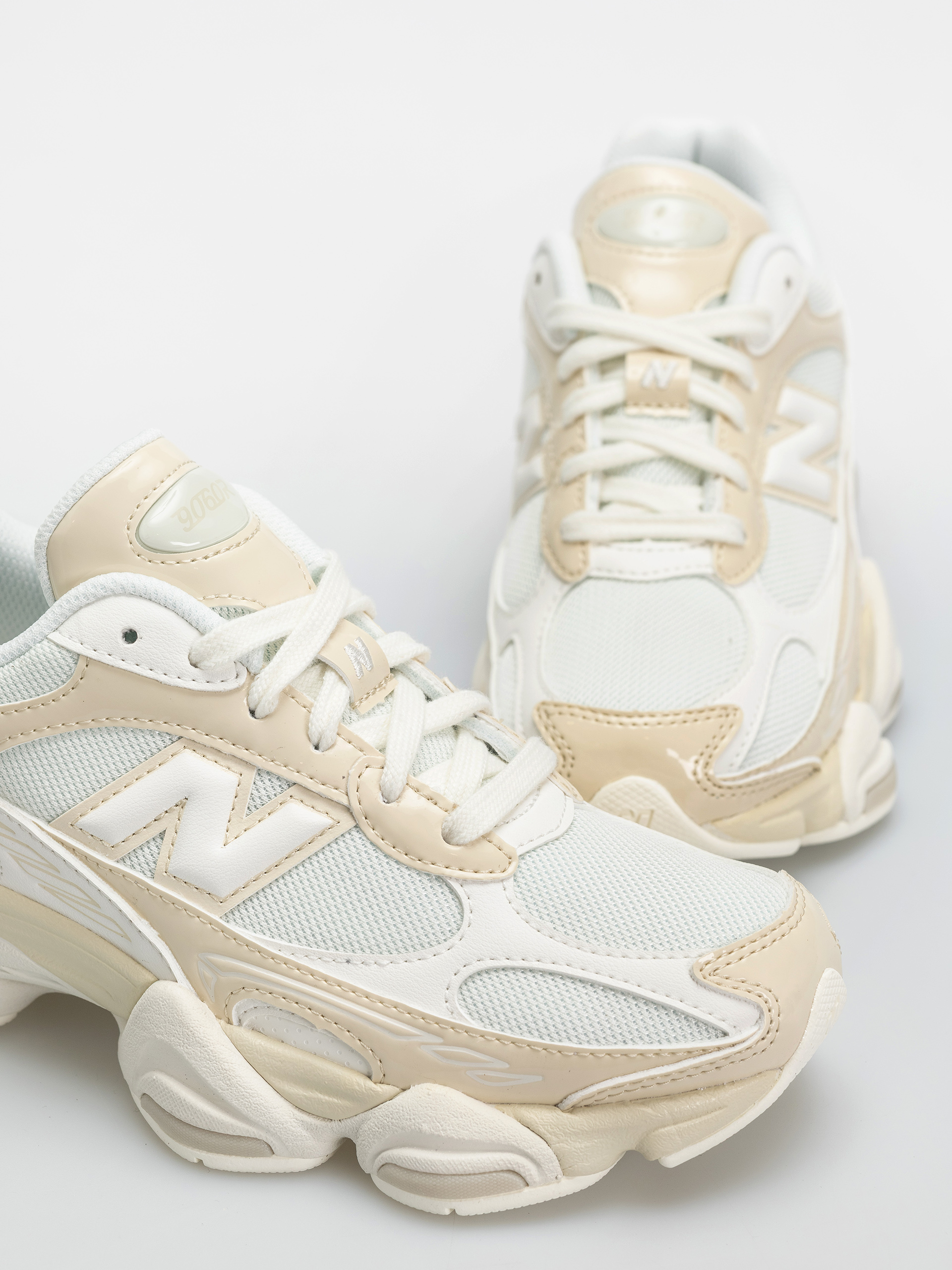 Topánky New Balance 9060 (bone/sea salt)