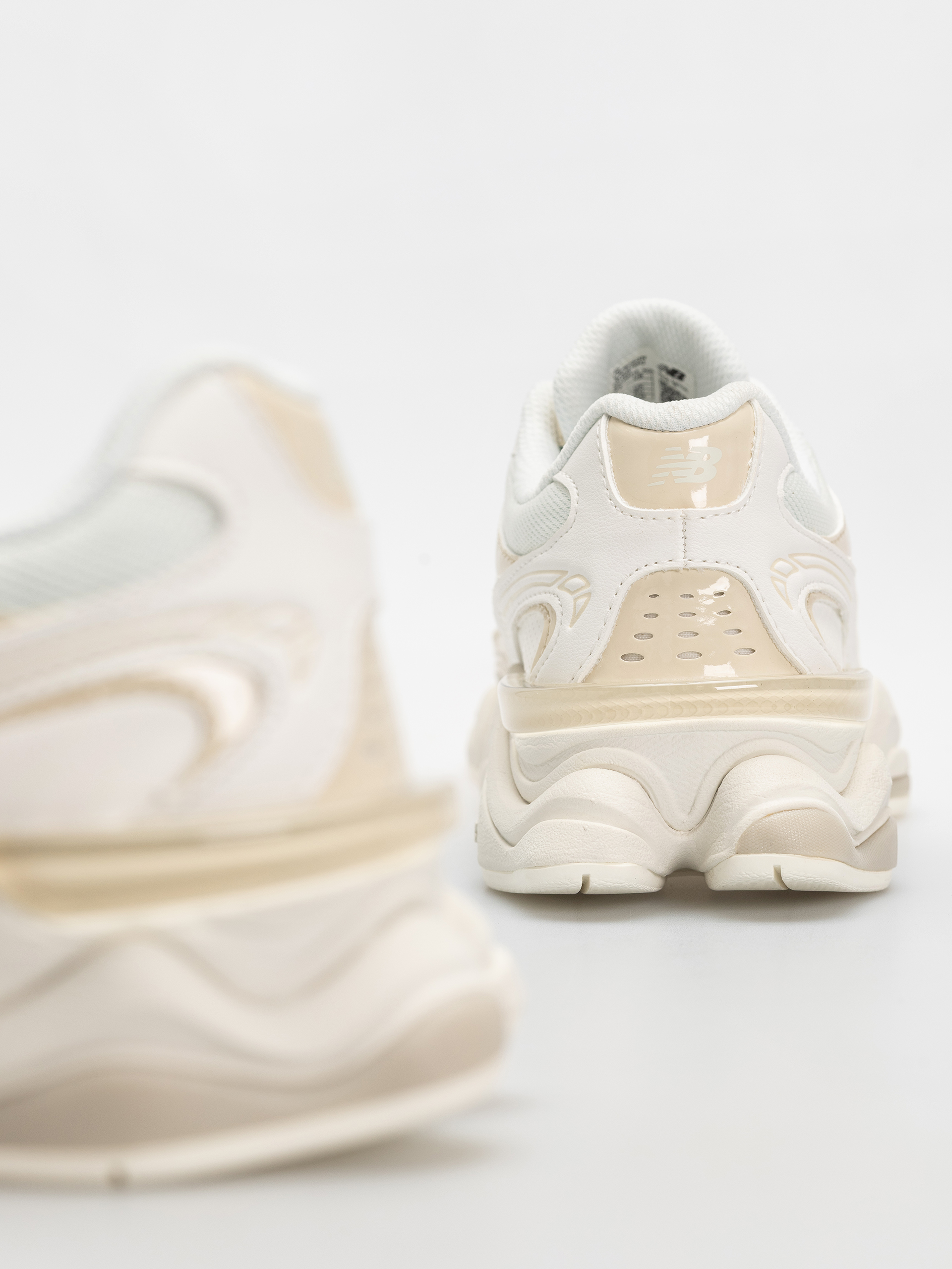 Topánky New Balance 9060 (bone/sea salt)