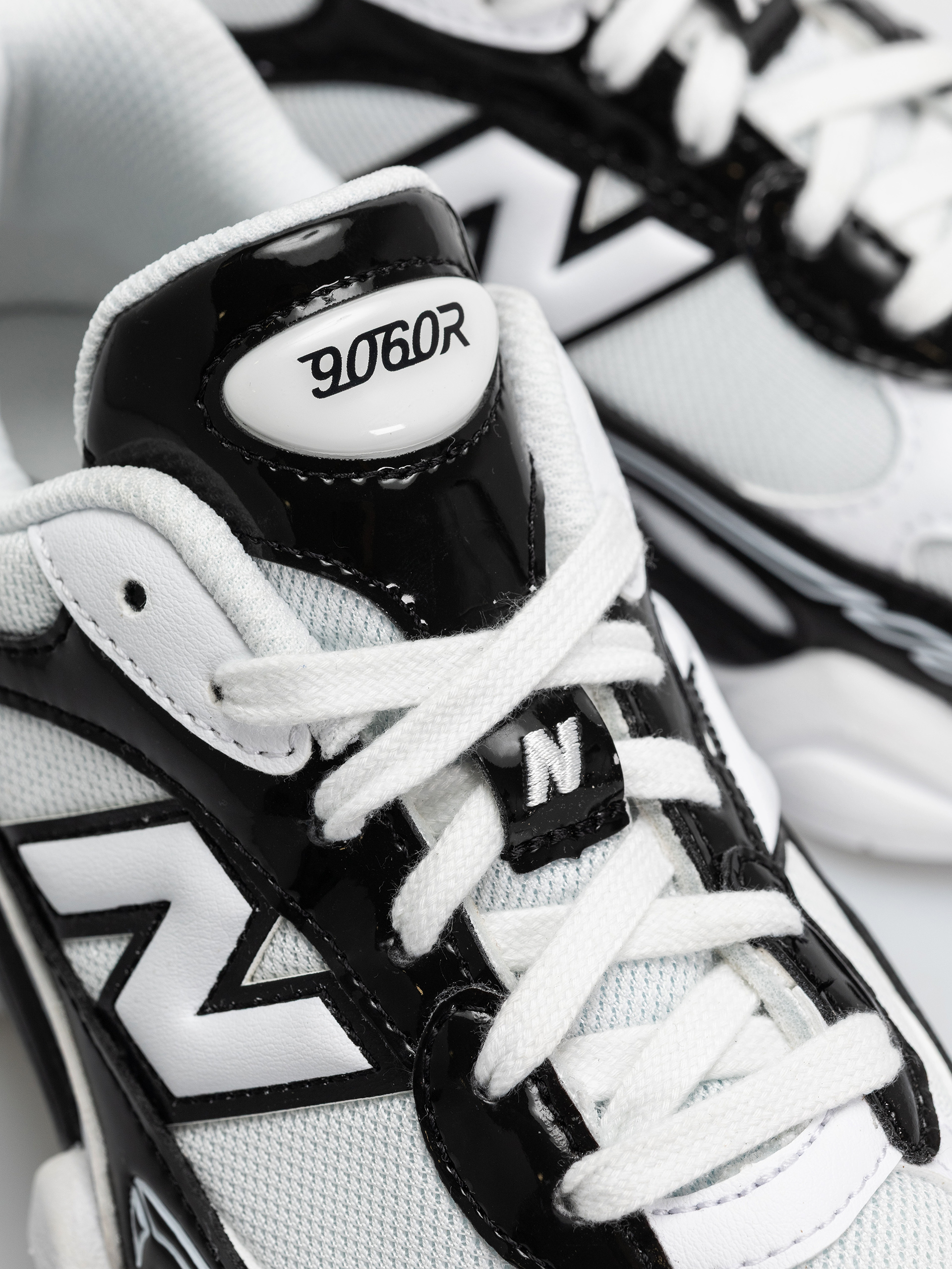 Topánky New Balance 9060 (black/white)