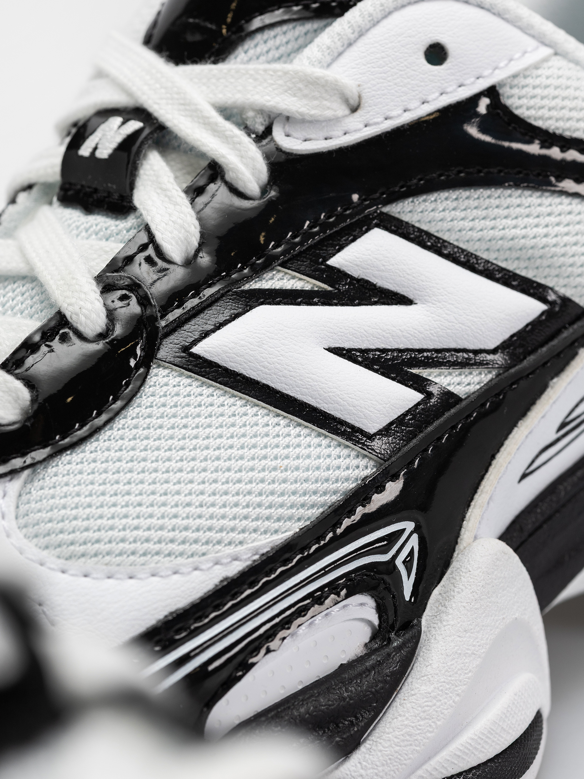 Topánky New Balance 9060 (black/white)