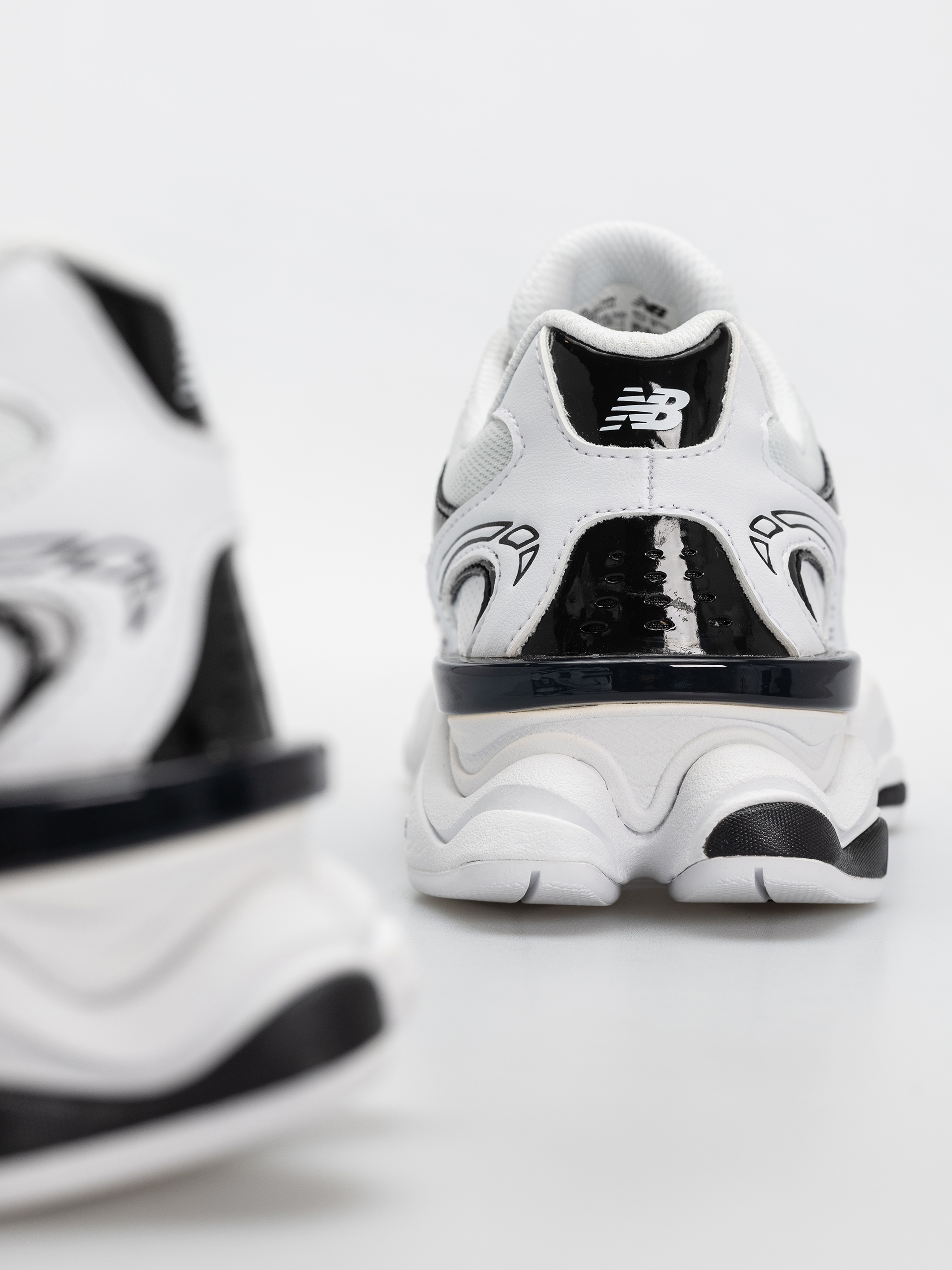 Topánky New Balance 9060 (black/white)