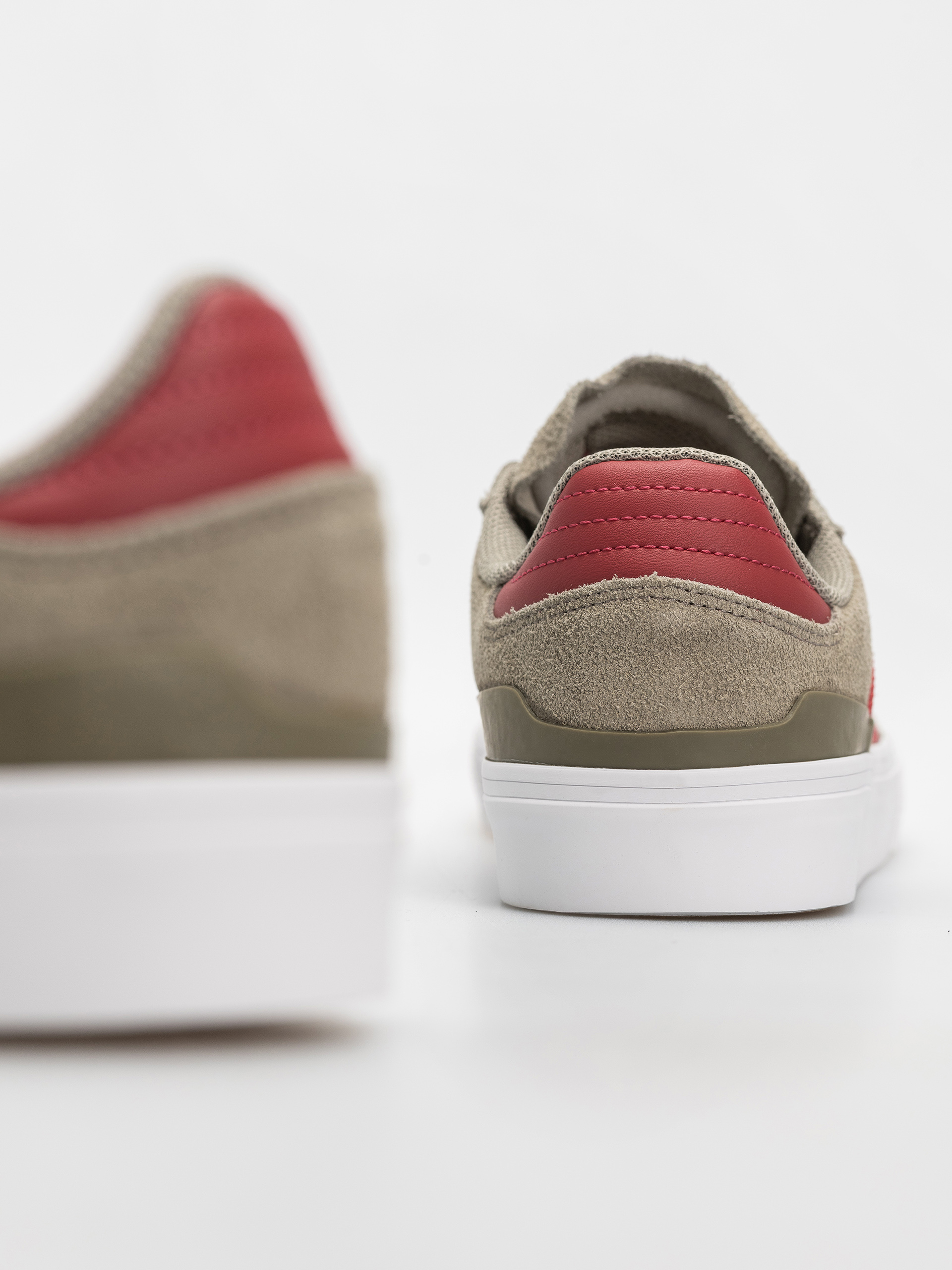 Topánky adidas Busenitz Vulc II (silpeb/tmvire/ftwwht)