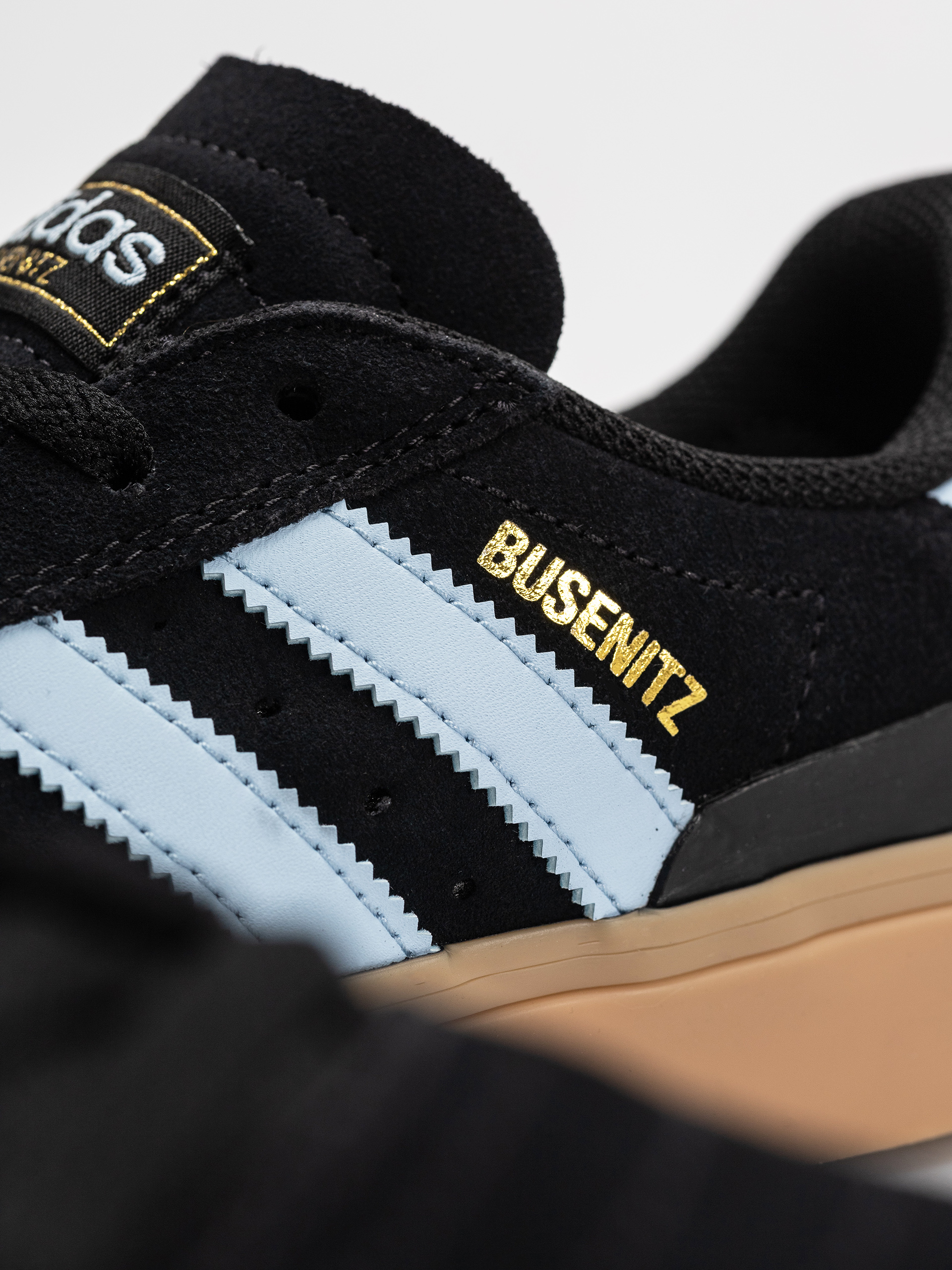 Topánky adidas Busenitz Vulc II (cblack/clesky/gum4)