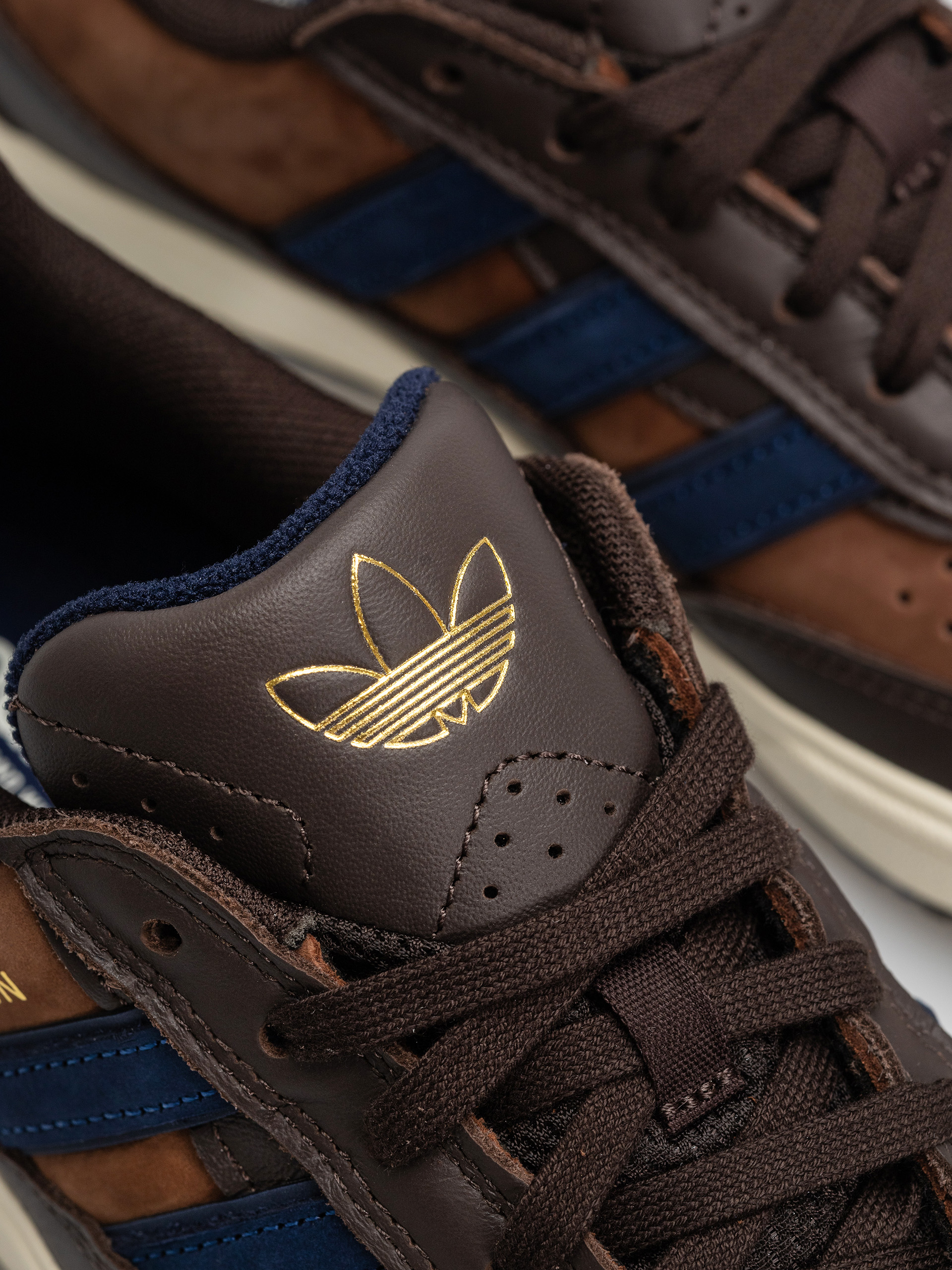 Topánky adidas Tyshawn II (auco/dkblue/prebrn)