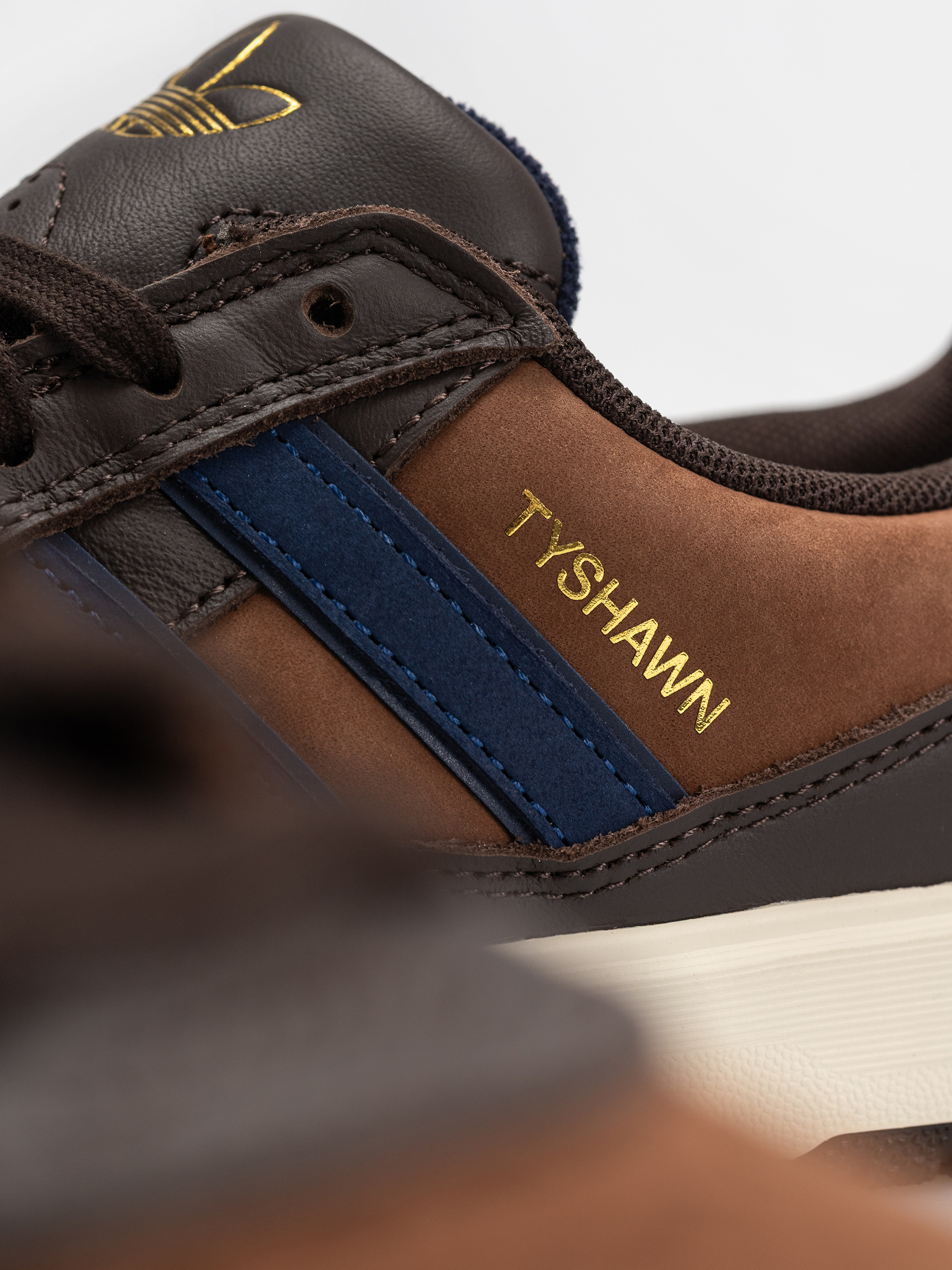 Topánky adidas Tyshawn II (auco/dkblue/prebrn)