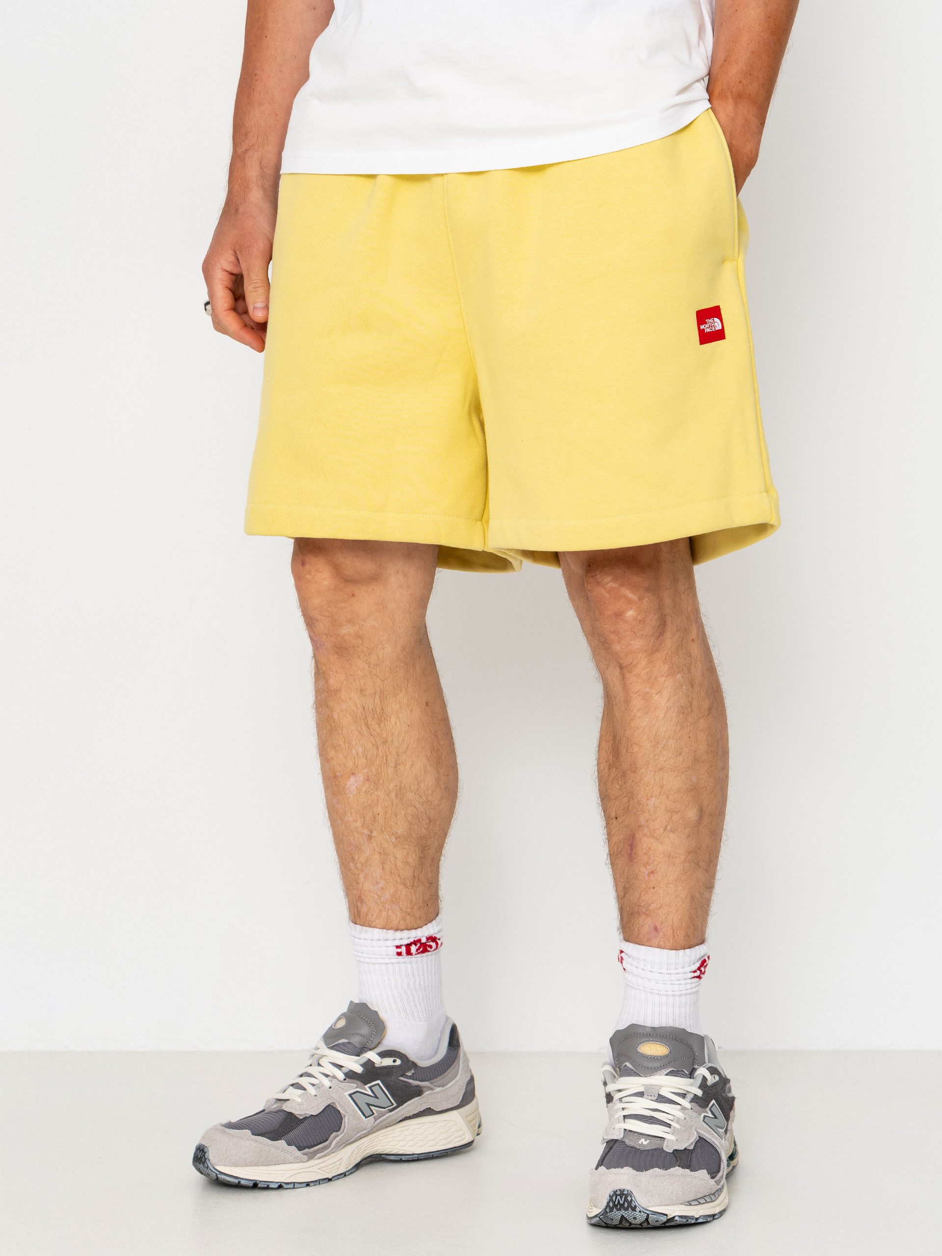 Kraťasy The North Face Tnf Red Box Fleece (honeyed sand)