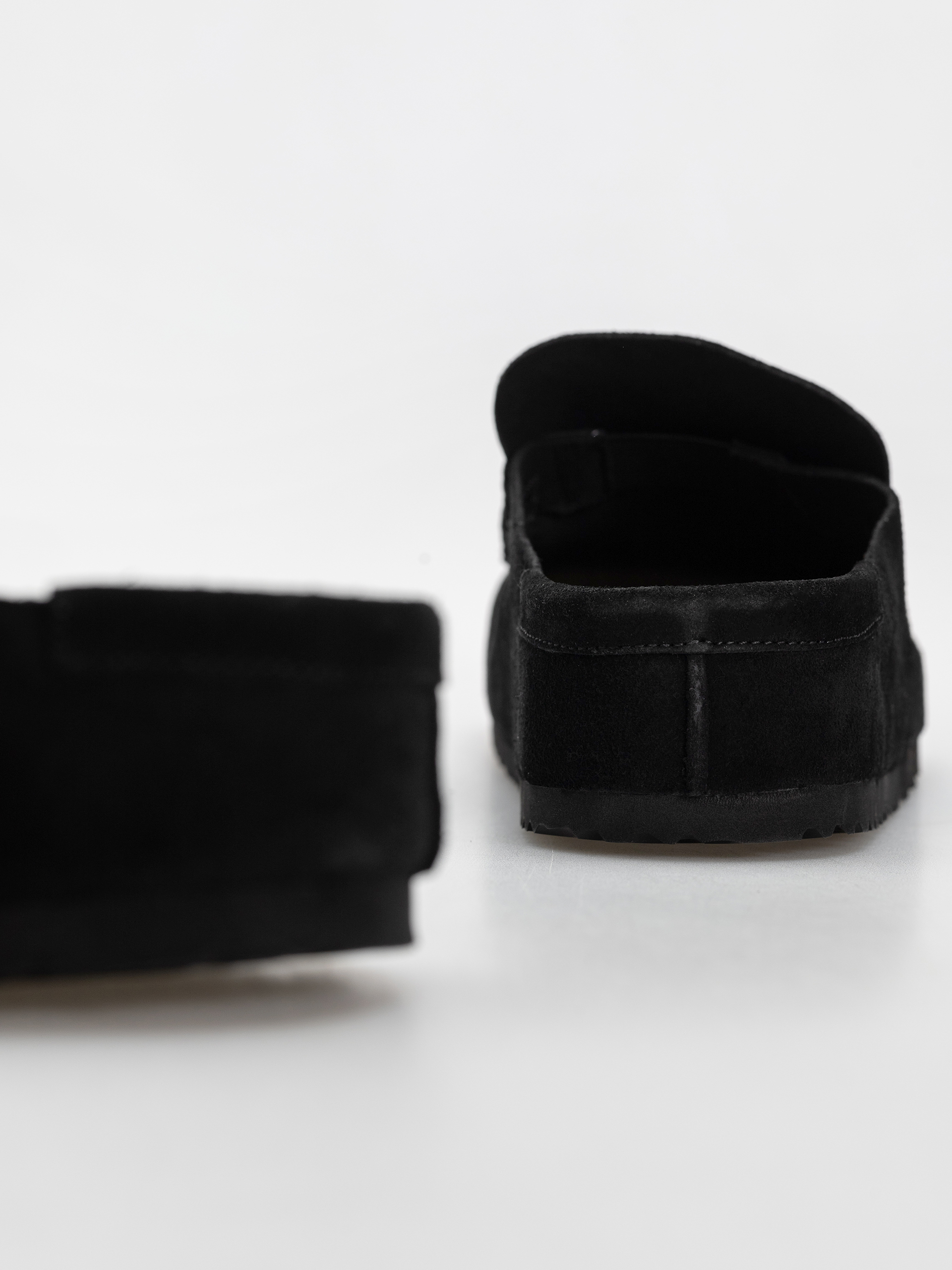 Šľapky Birkenstock Naples Wrapped Suede Leather Regular (black)