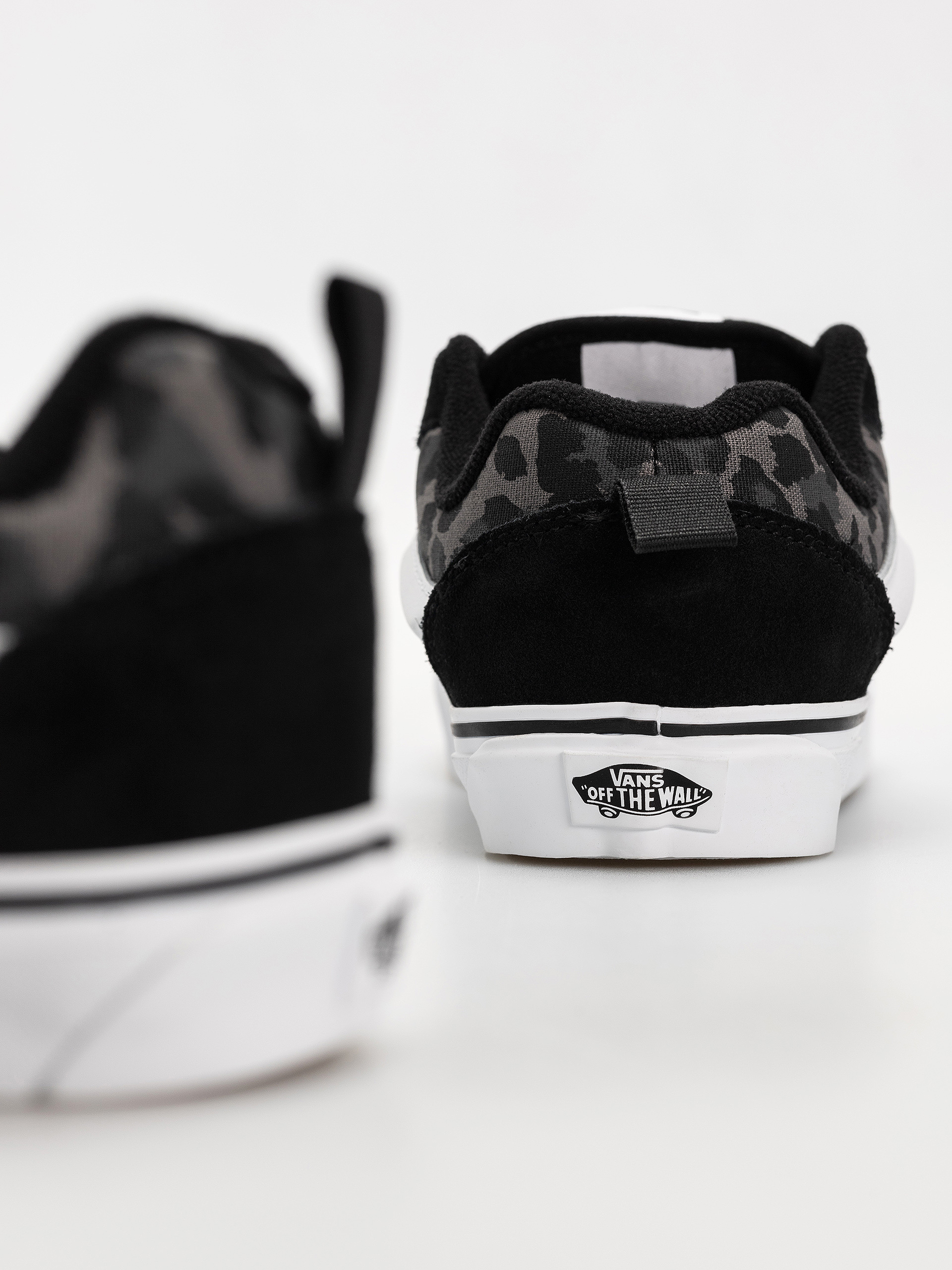 Topánky Vans Knu Skool (black)