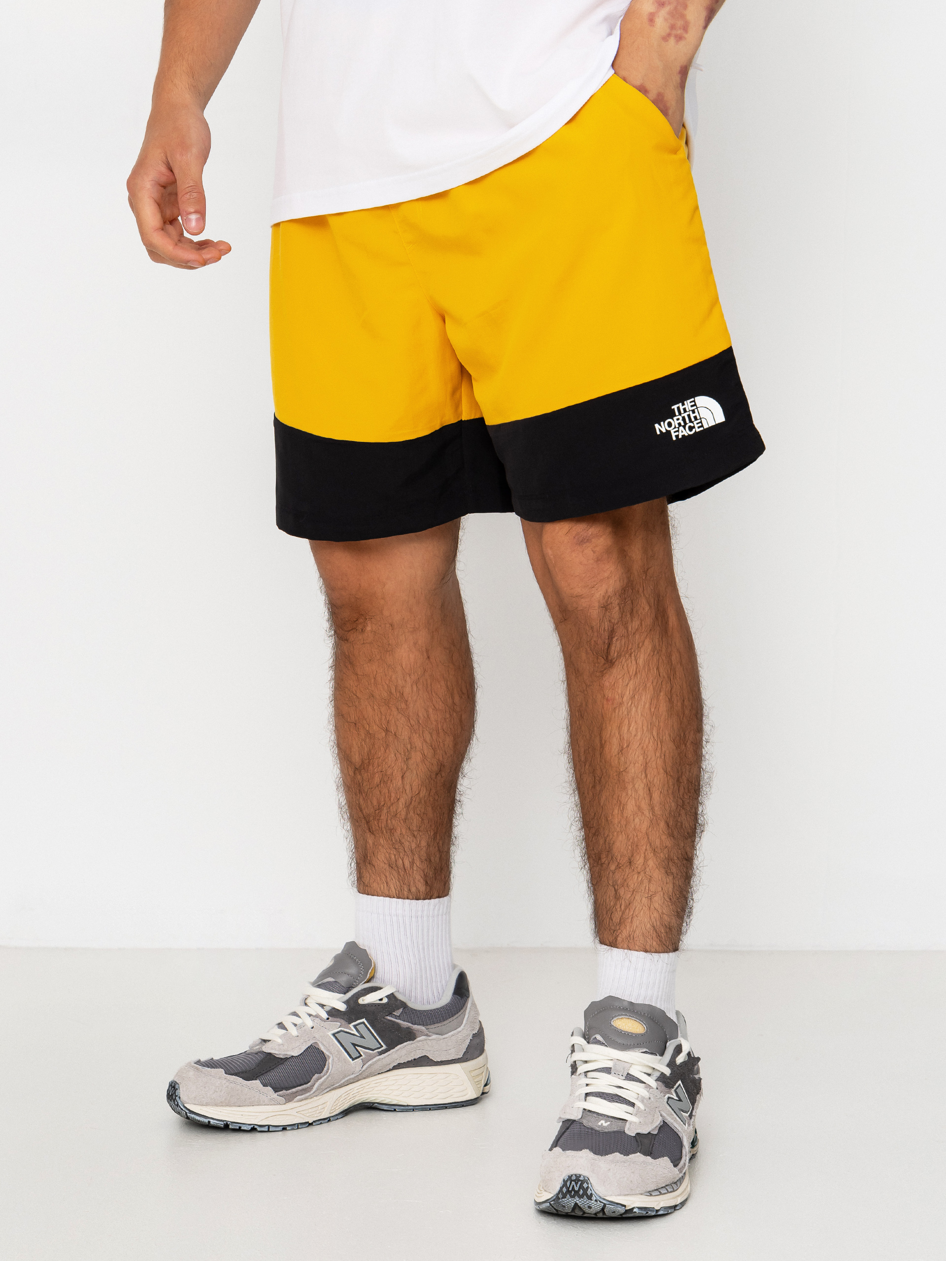 Kraťasy The North Face Leynar (sumitgld/tnfblk)