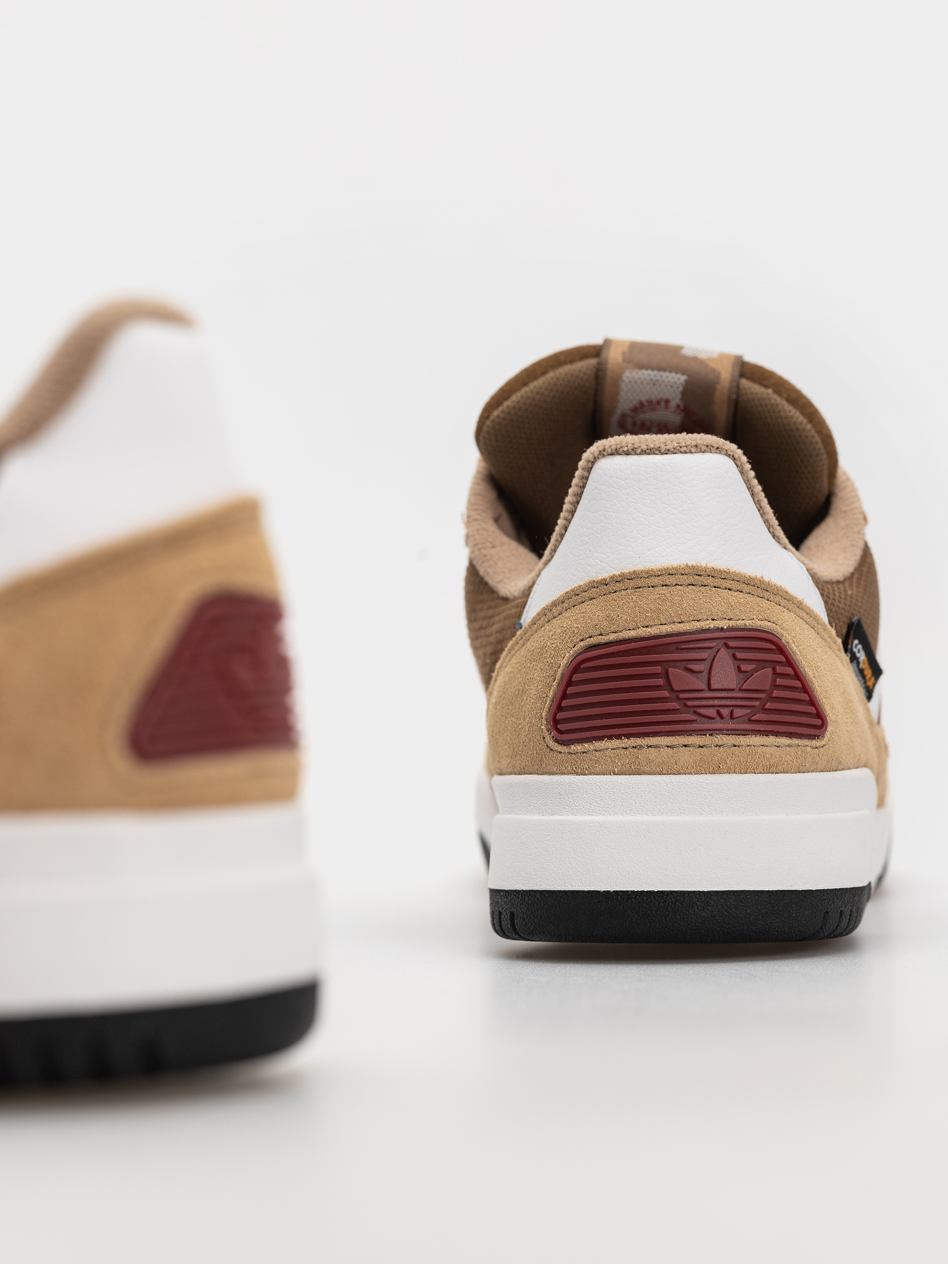 Topánky adidas Tekkira Cup (cardbo/ftwwht/tmvire)