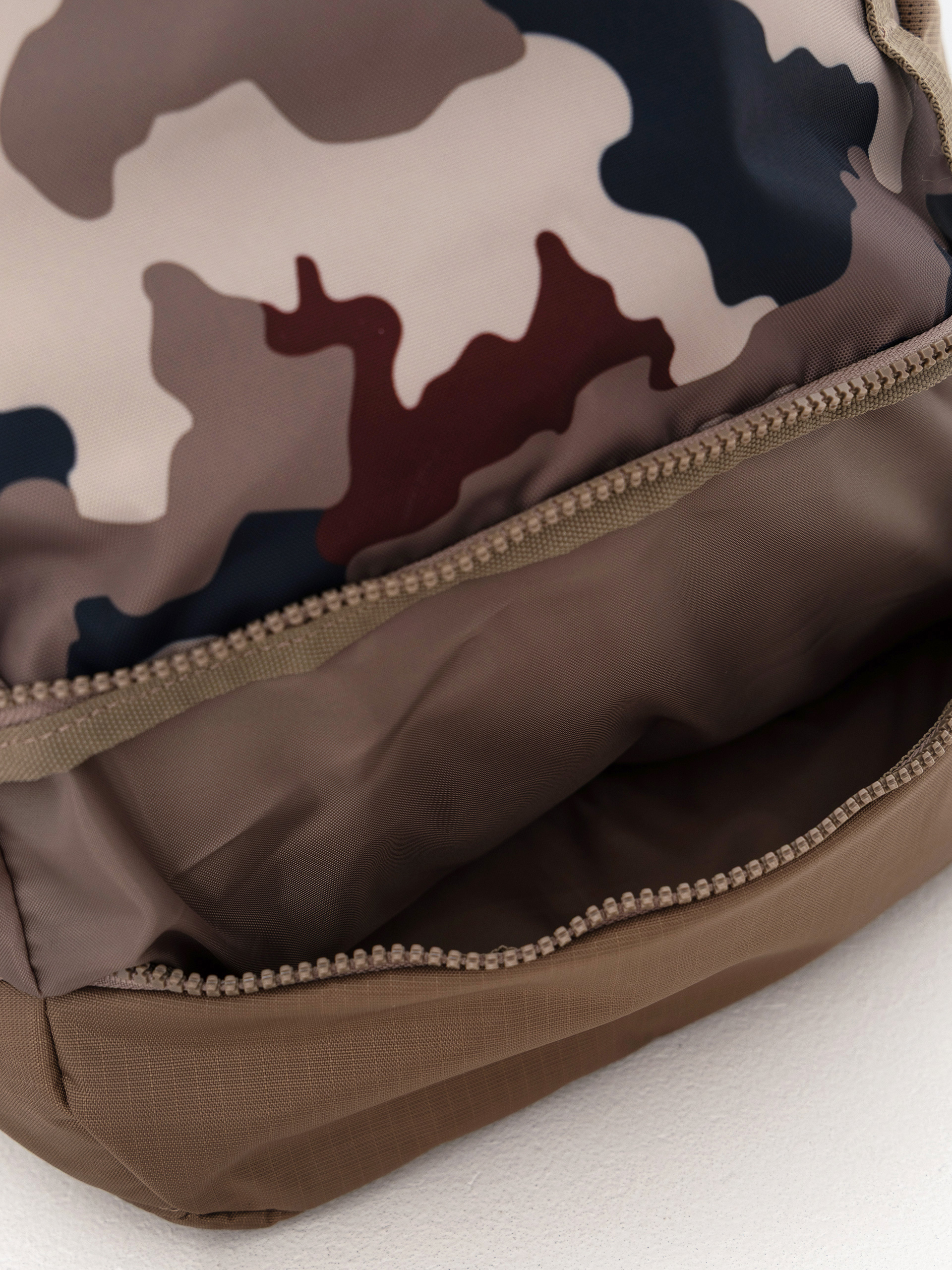 Batoh adidas Fs+ Camo (khathr/khasix/aurink)