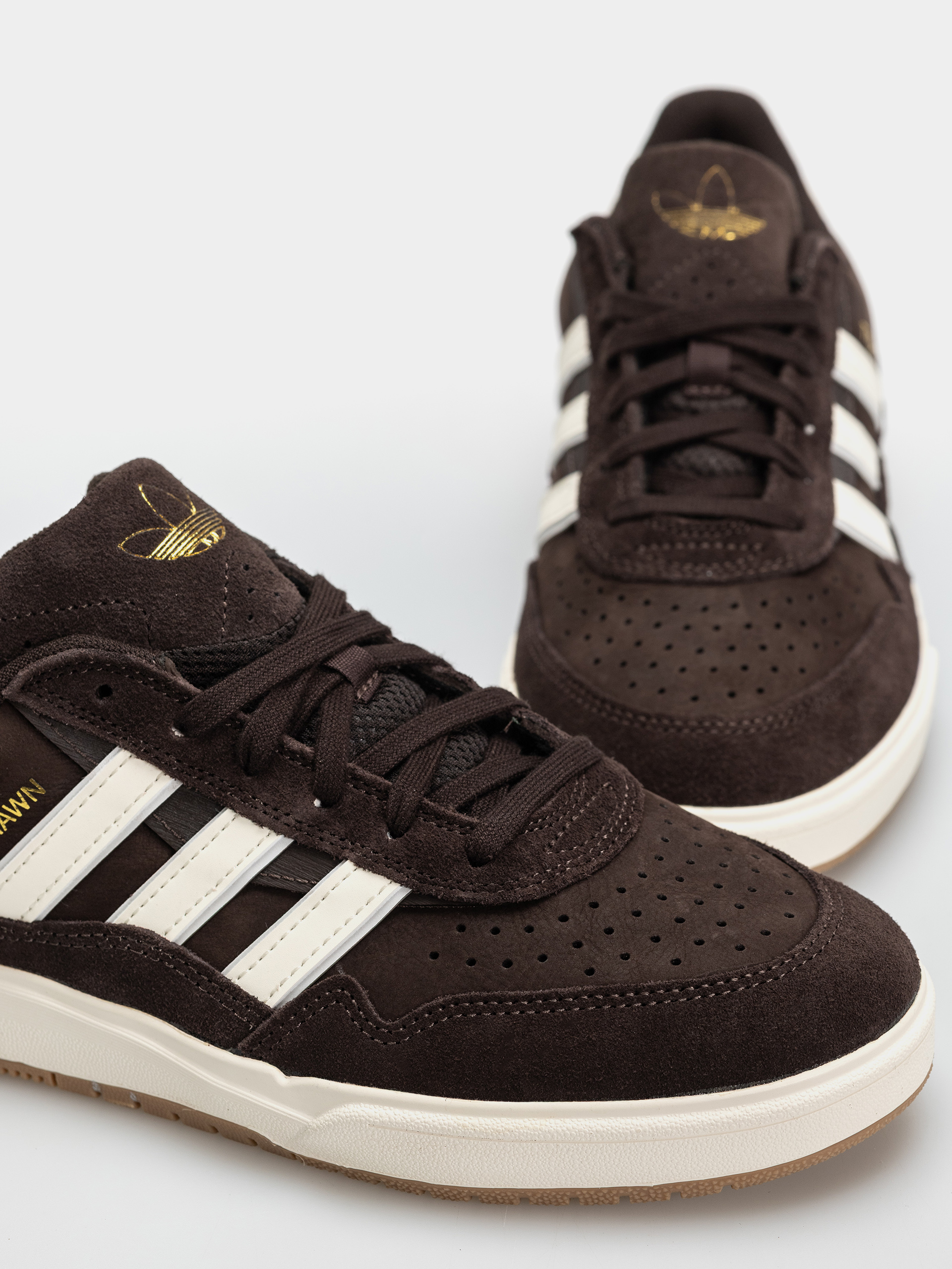 Topánky adidas Tyshawn II (owhite/cwhite)
