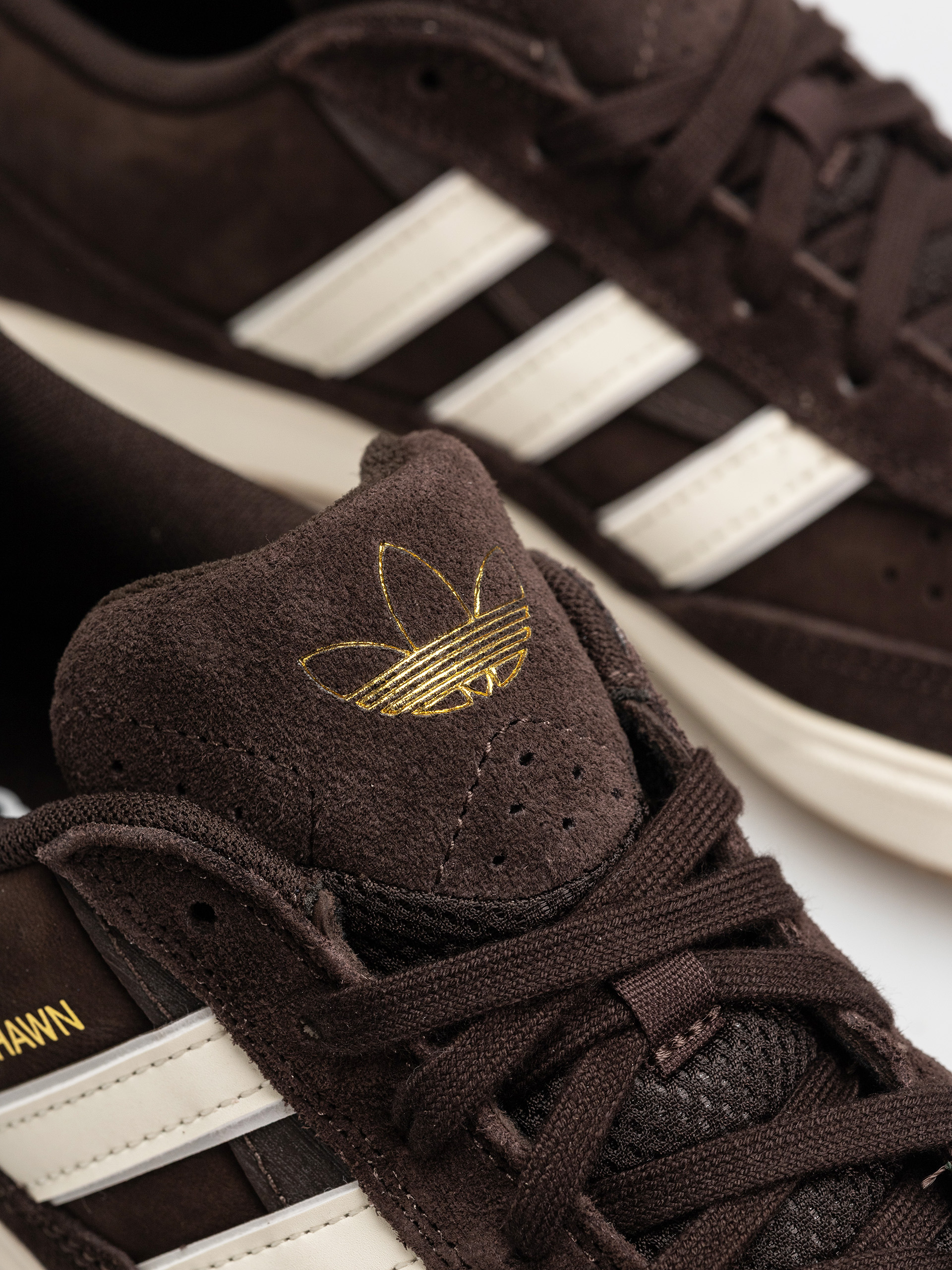 Topánky adidas Tyshawn II (owhite/cwhite)