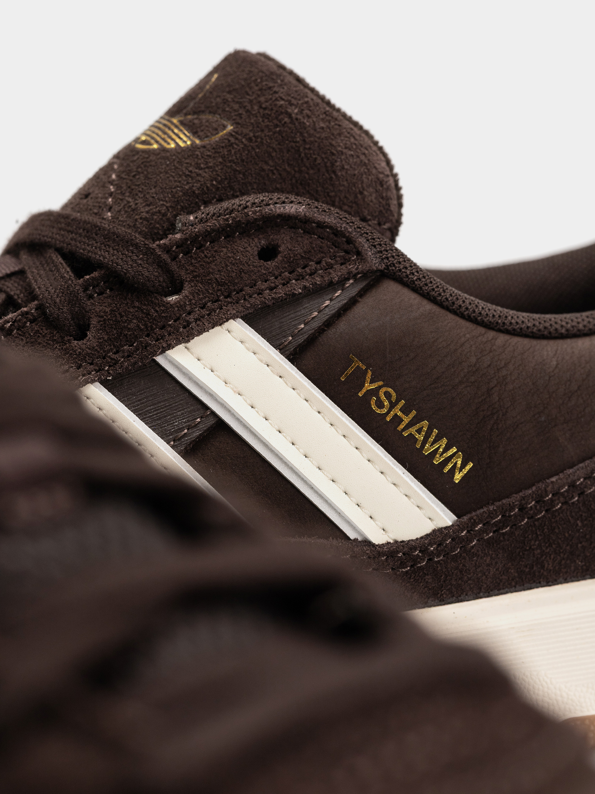 Topánky adidas Tyshawn II (owhite/cwhite)