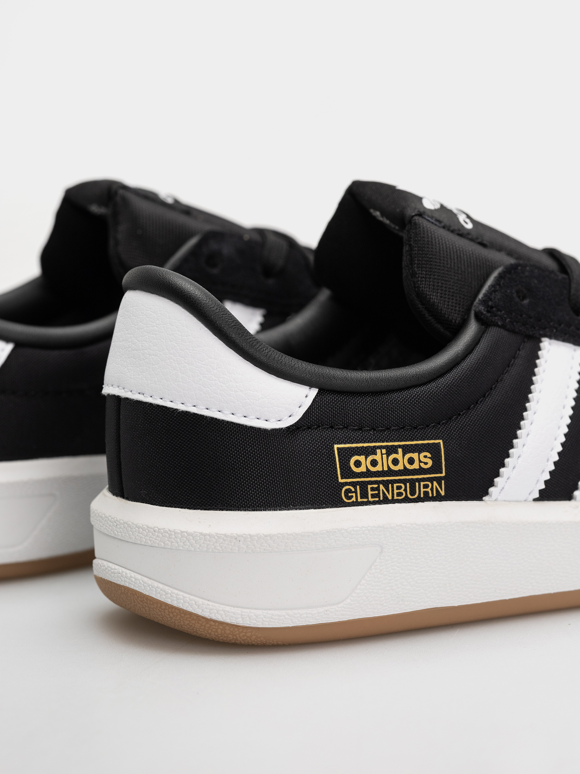 Topánky adidas Glenburn (cblack/ftwwht/gum4)