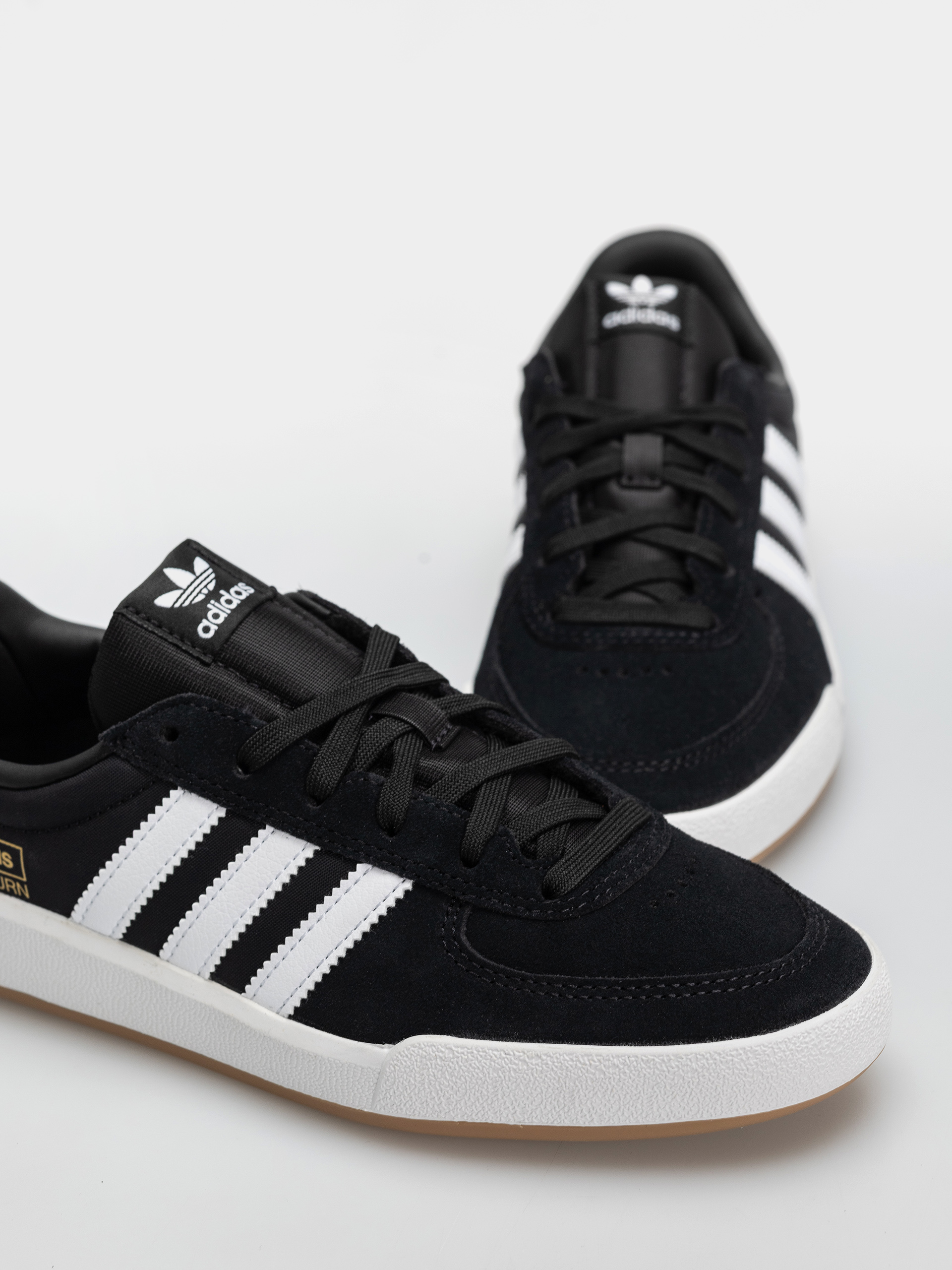 Topánky adidas Glenburn (cblack/ftwwht/gum4)