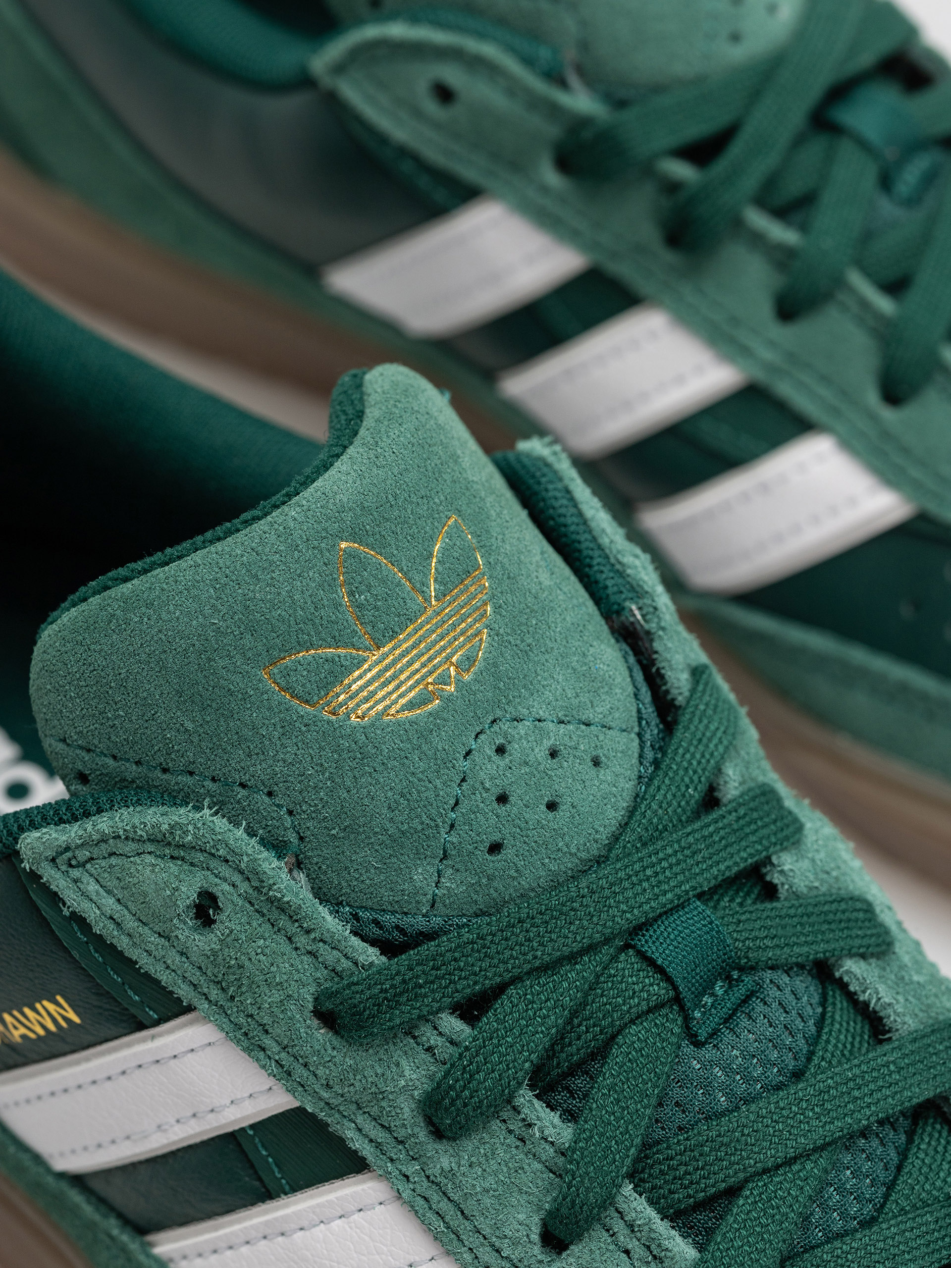 Topánky adidas Tyshawn II (cgreen/ftwwht/gum5)
