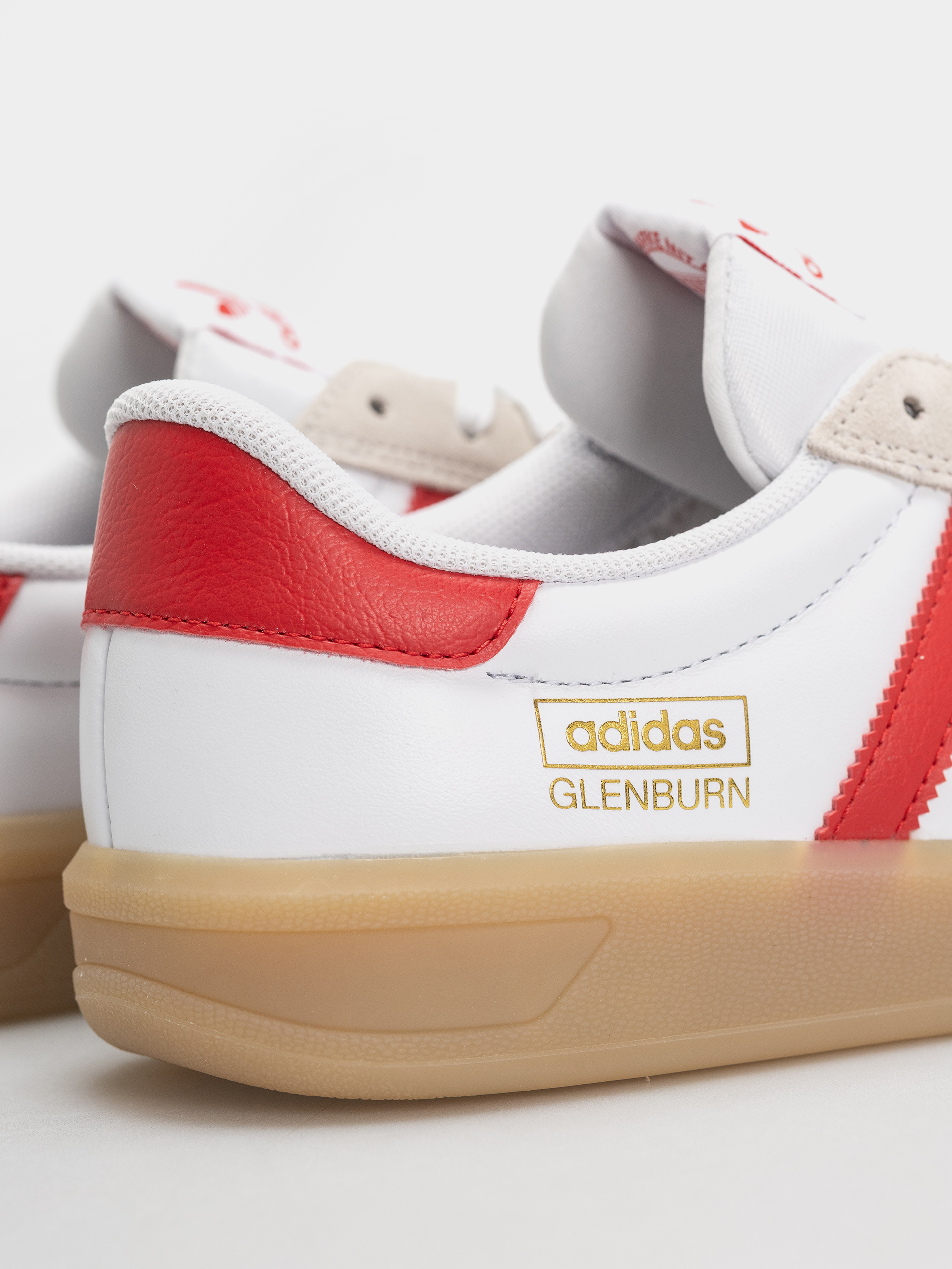Topánky adidas Glenburn (ftwwht/betsca/gum3)
