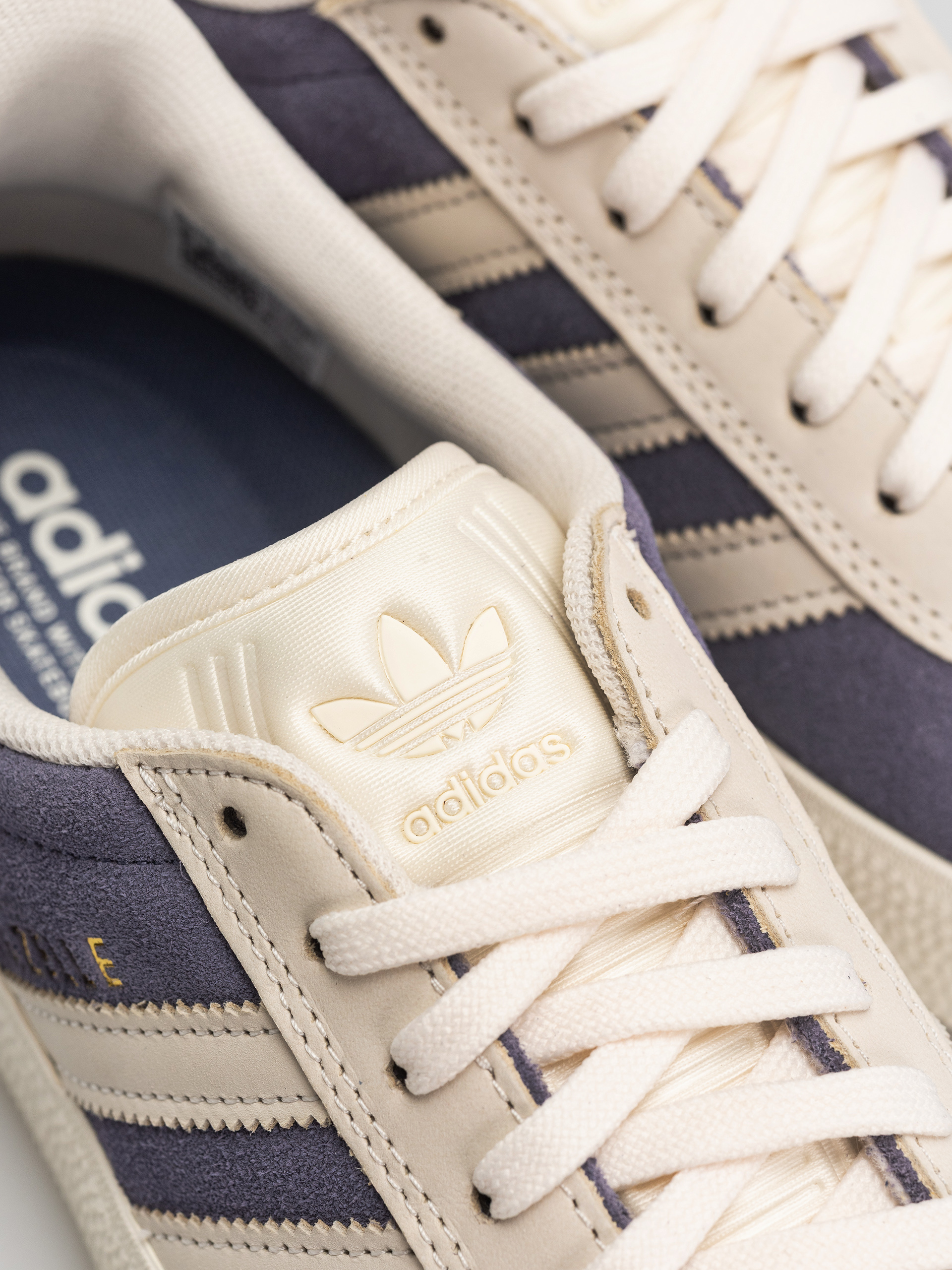 Topánky adidas Gazelle Adv (suppur/cwhite/goldmt)
