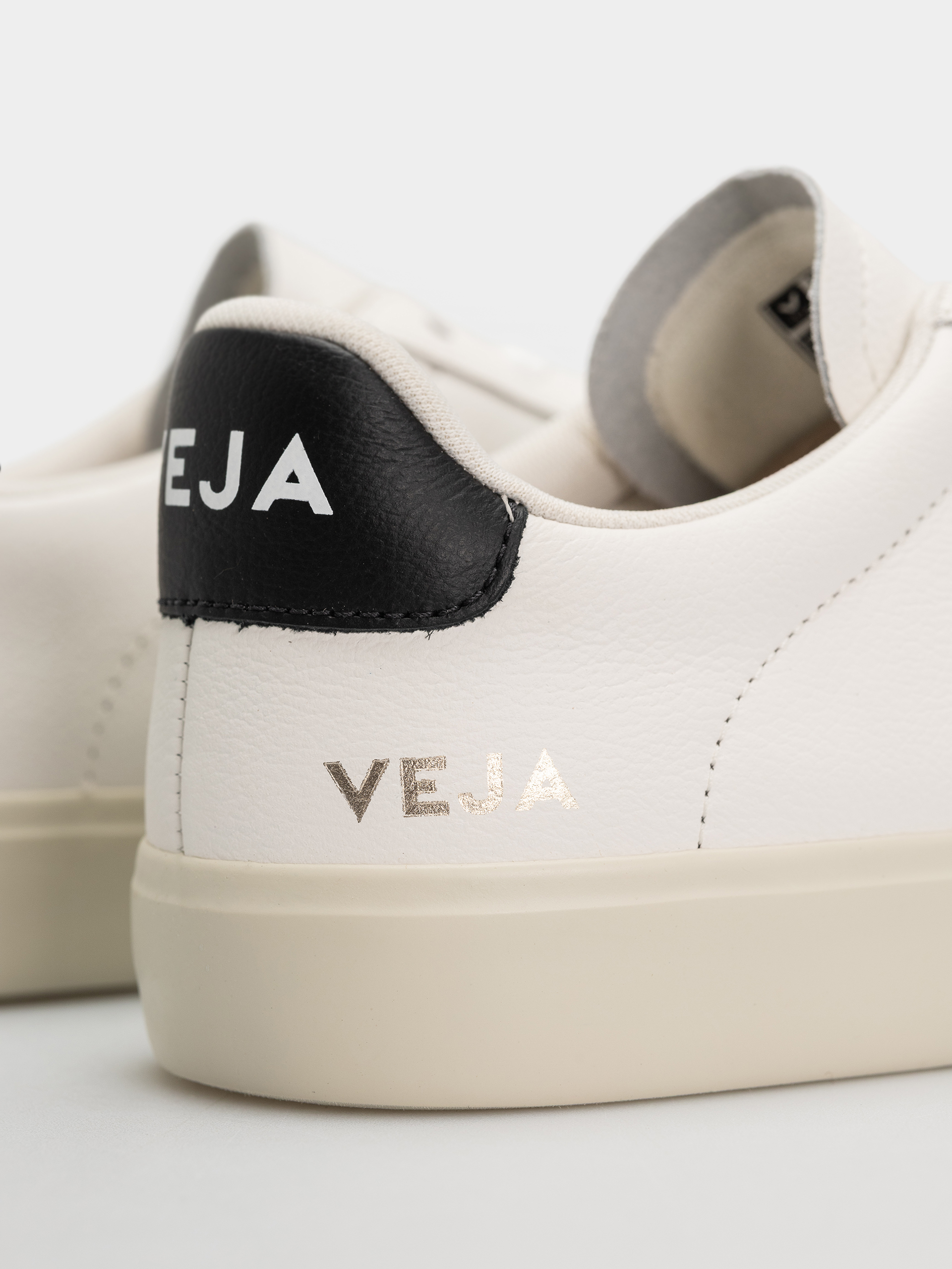 Topánky Veja Campo Wmn (white silver black)