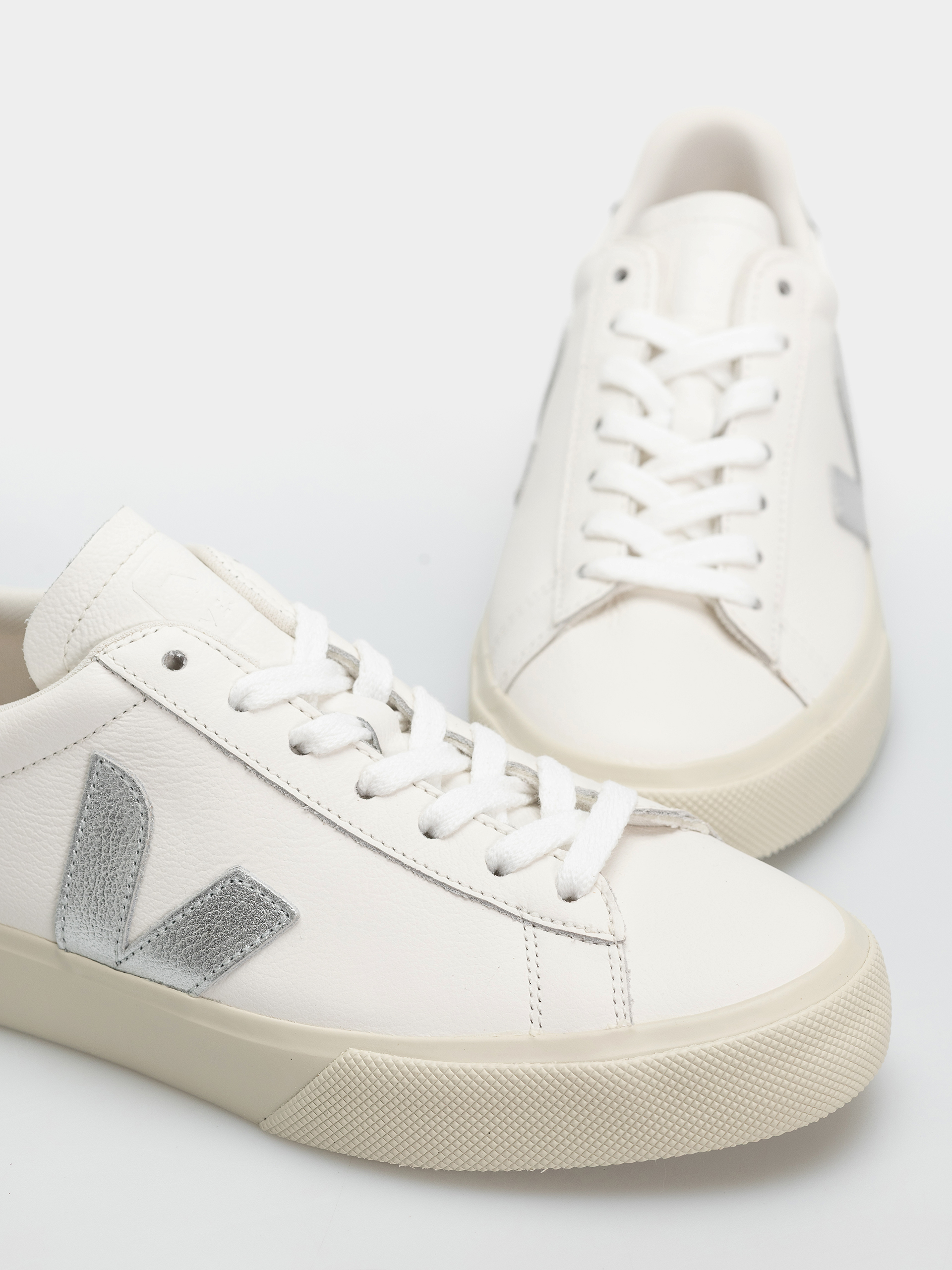 Topánky Veja Campo Wmn (white silver black)