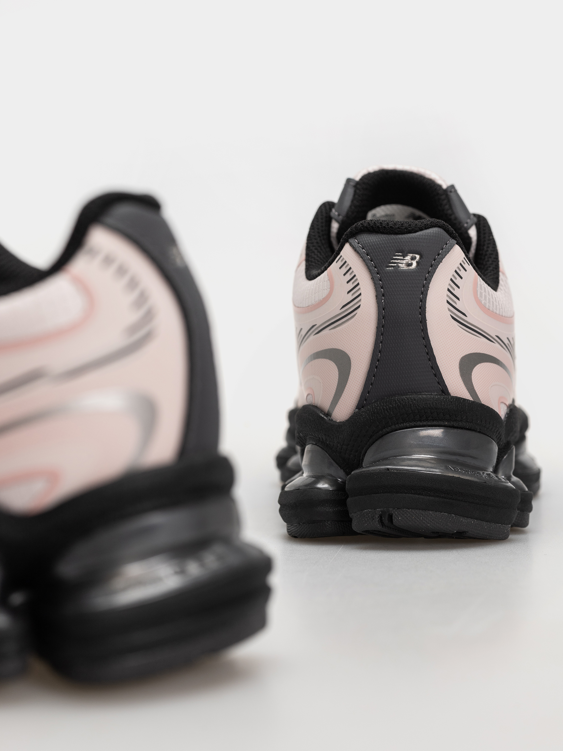 Topánky New Balance 2000 (pink granite/pink chalk/black)