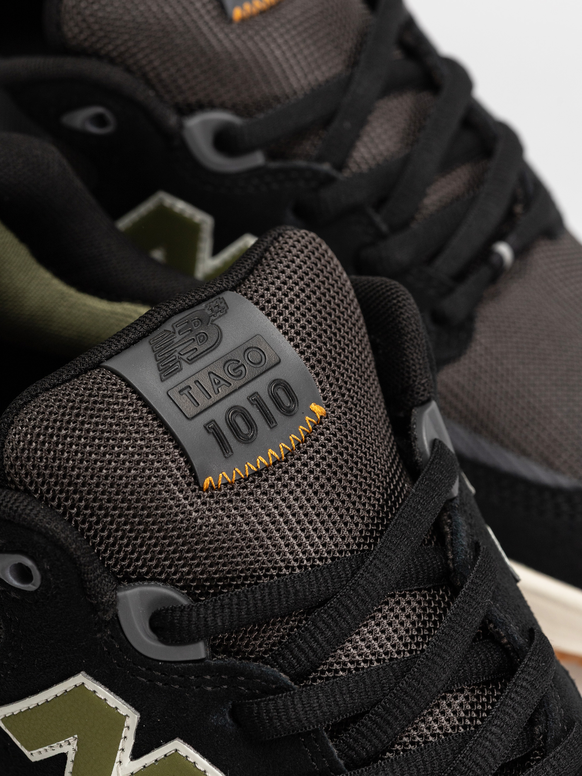 Topánky New Balance 1010 (black/dark olivine)