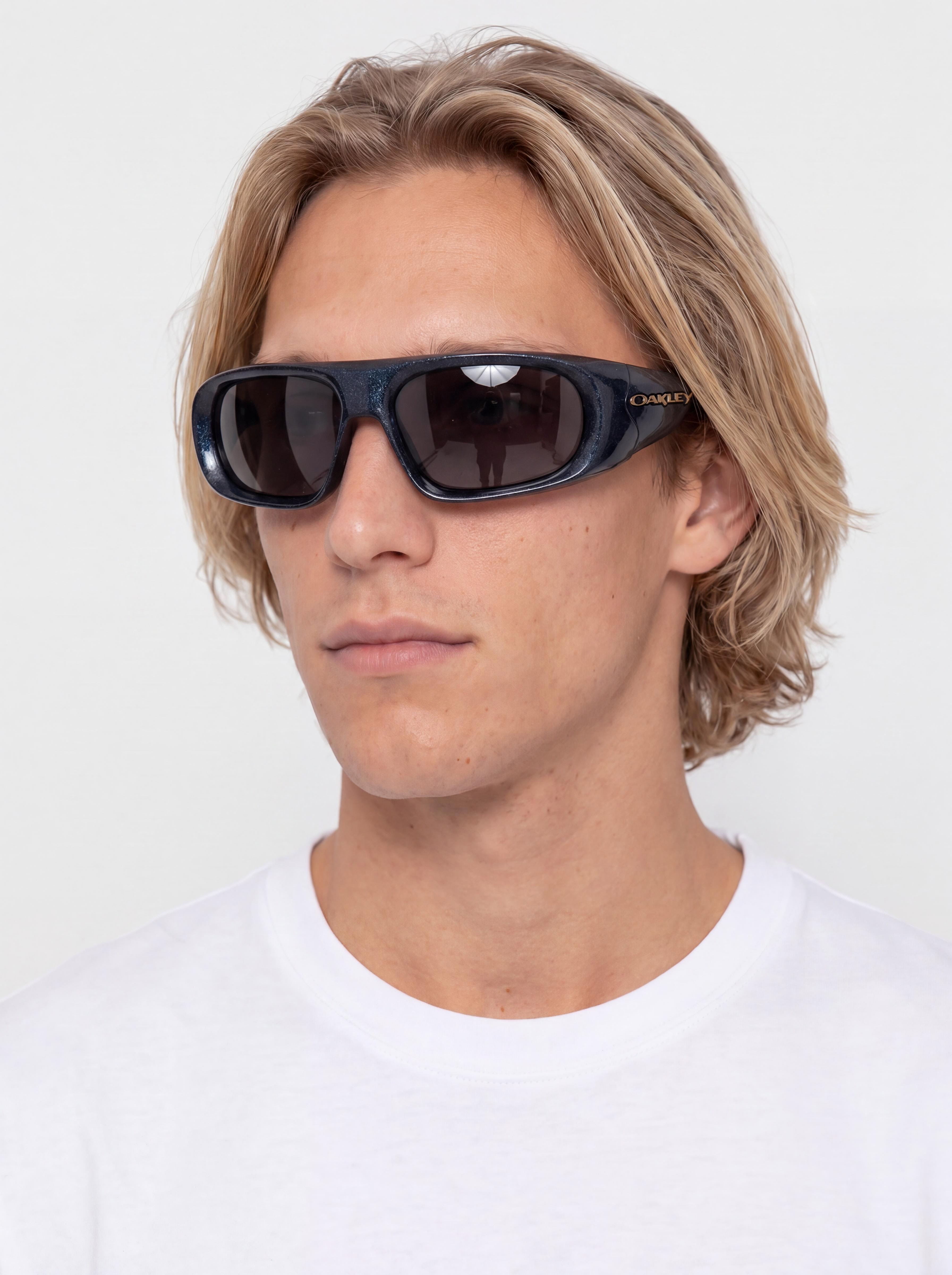 Slnečné okuliare Oakley Belleville (abyss spacedust/prizm black)
