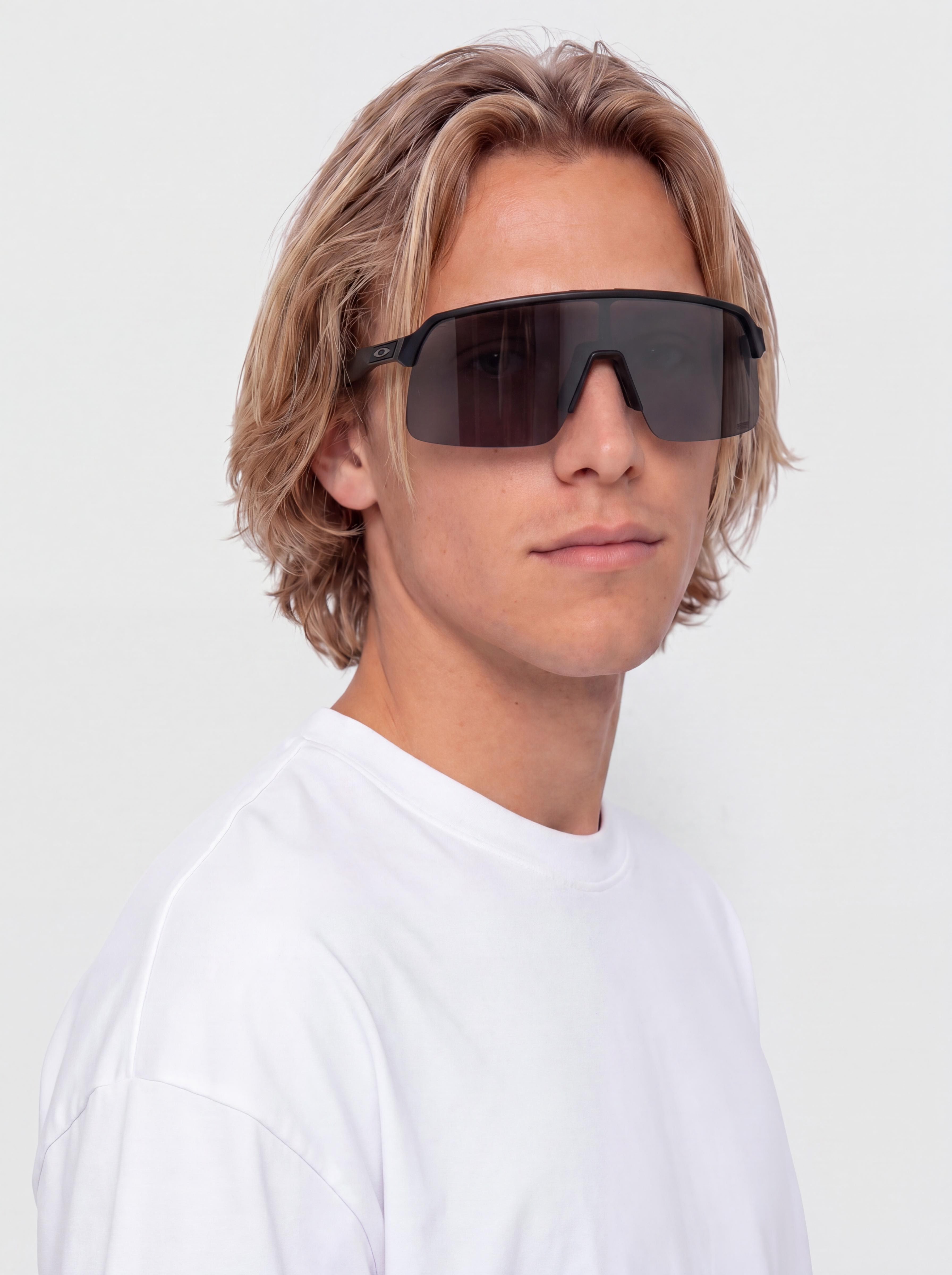 Slnečné okuliare Oakley Sutro Lite (matte black/prizm black)