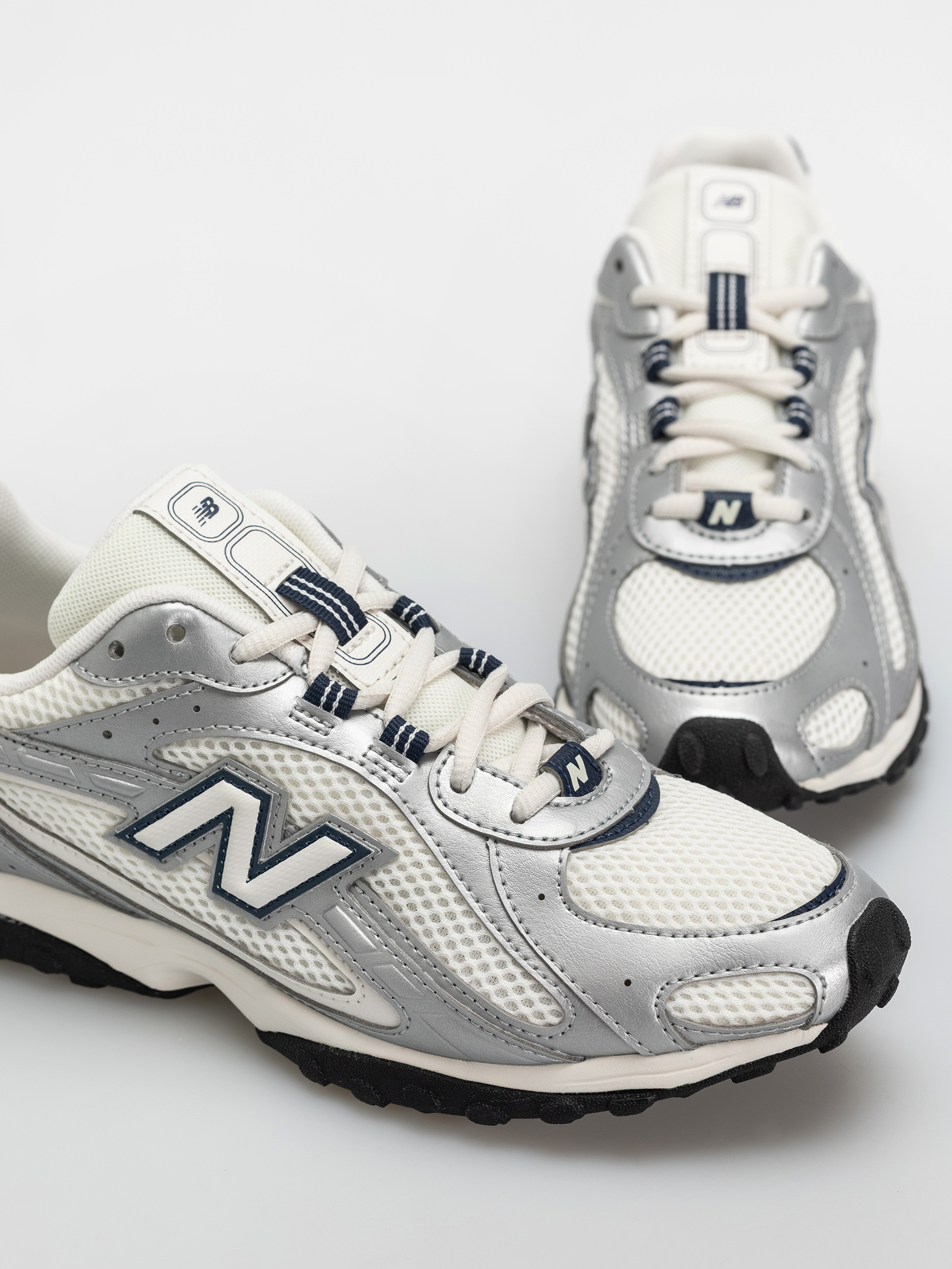 Topánky New Balance 204L (sea salt/silver metallic/nb navy)