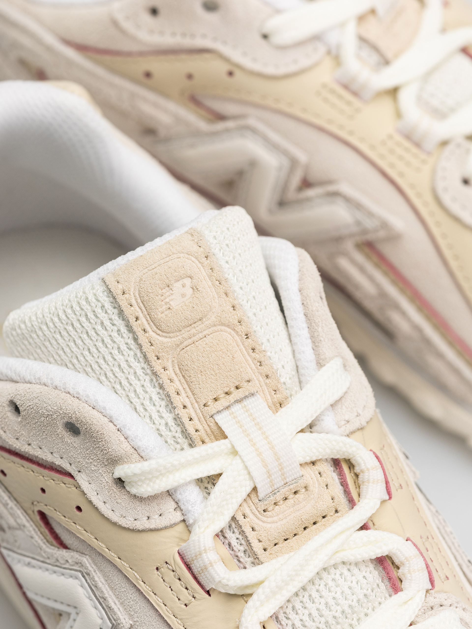 Topánky New Balance 204L (sea salt/bone/pink eraser)