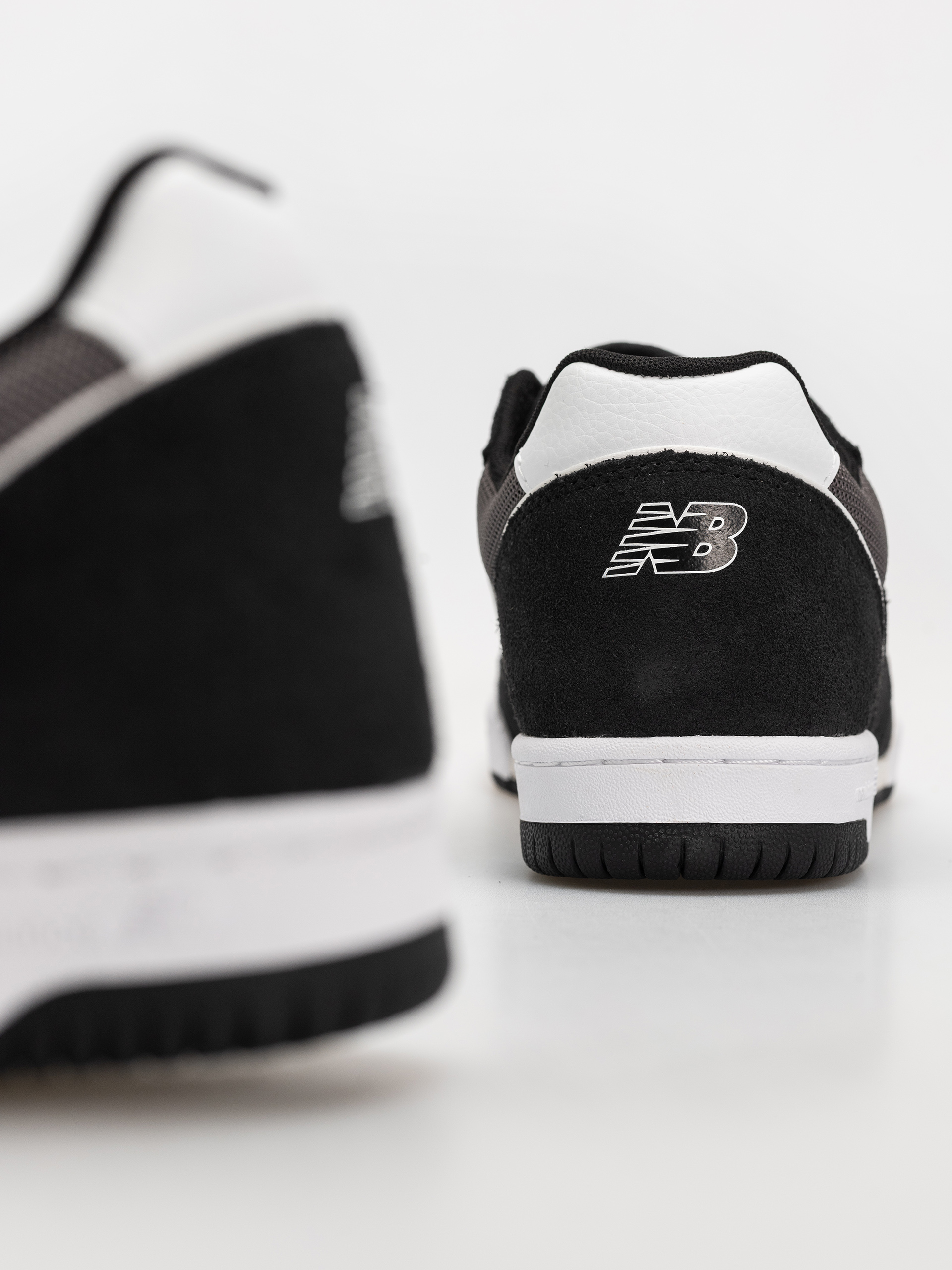 Topánky New Balance 600 (black/castlerock)