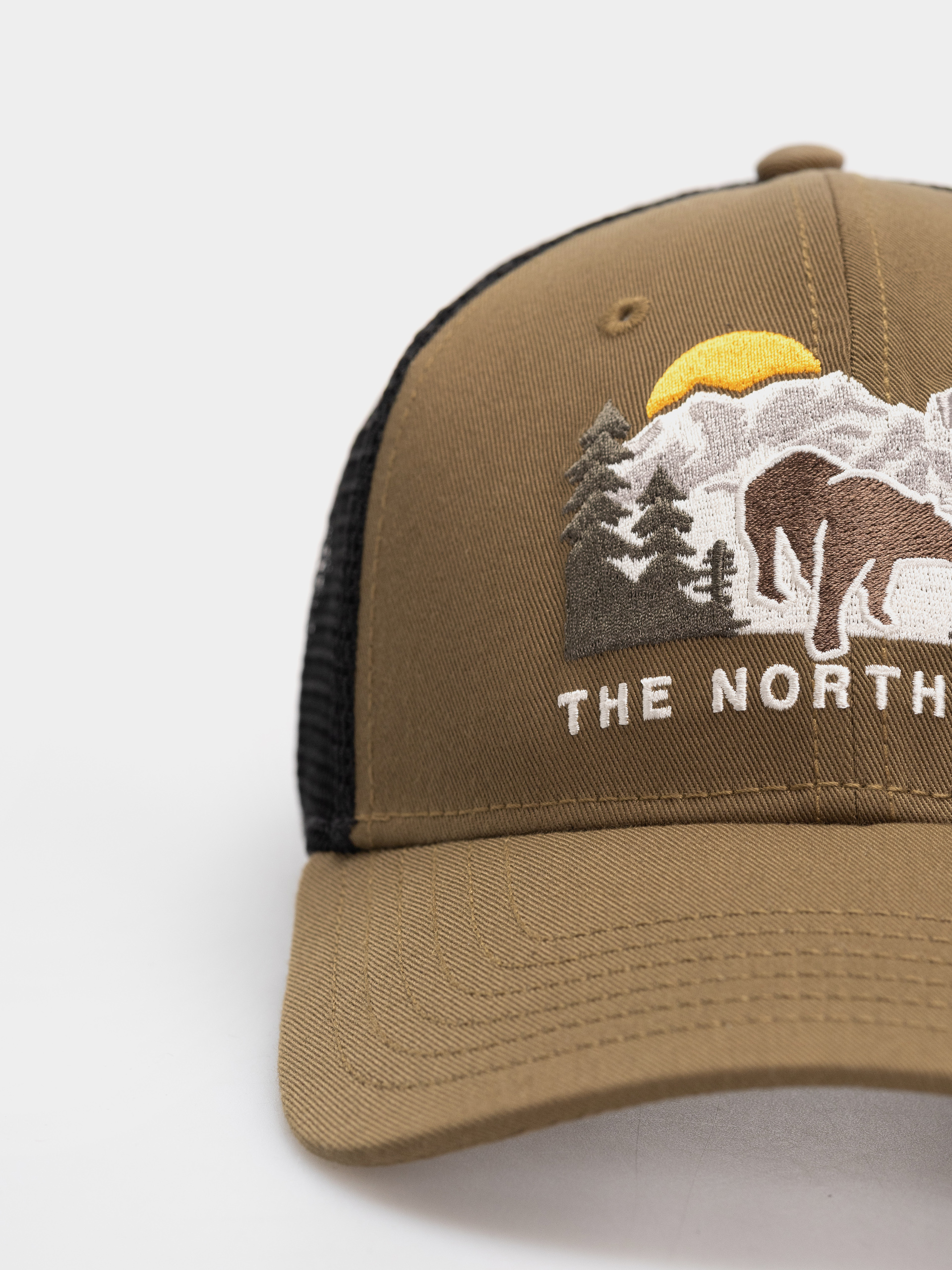 Šiltovka The North Face Embroidered Mudder Trucker (caraway seed/bear graph)