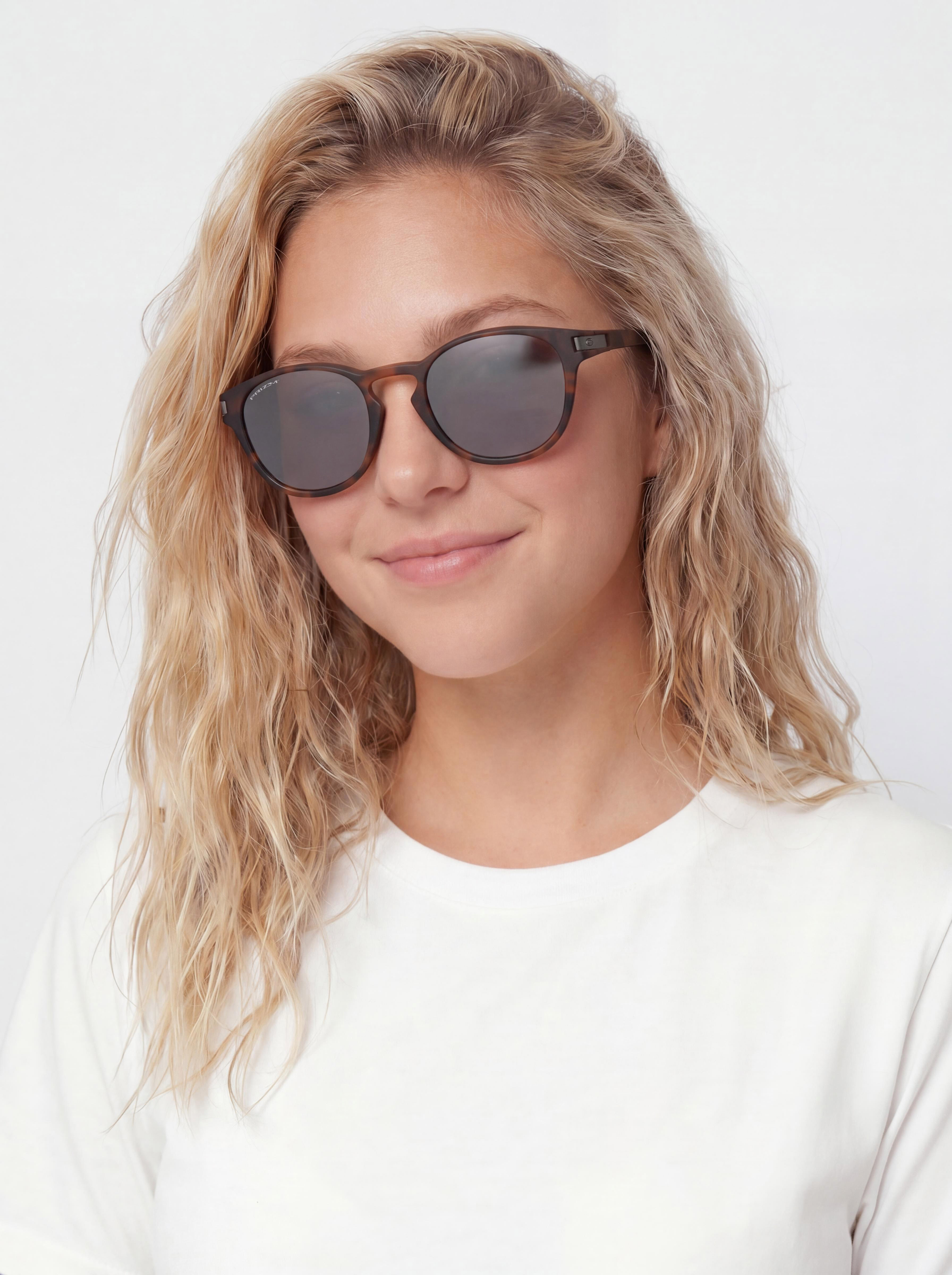Slneu010dnu00e9 okuliare Oakley Latch (matte brown tortoise/prizm black iridium)