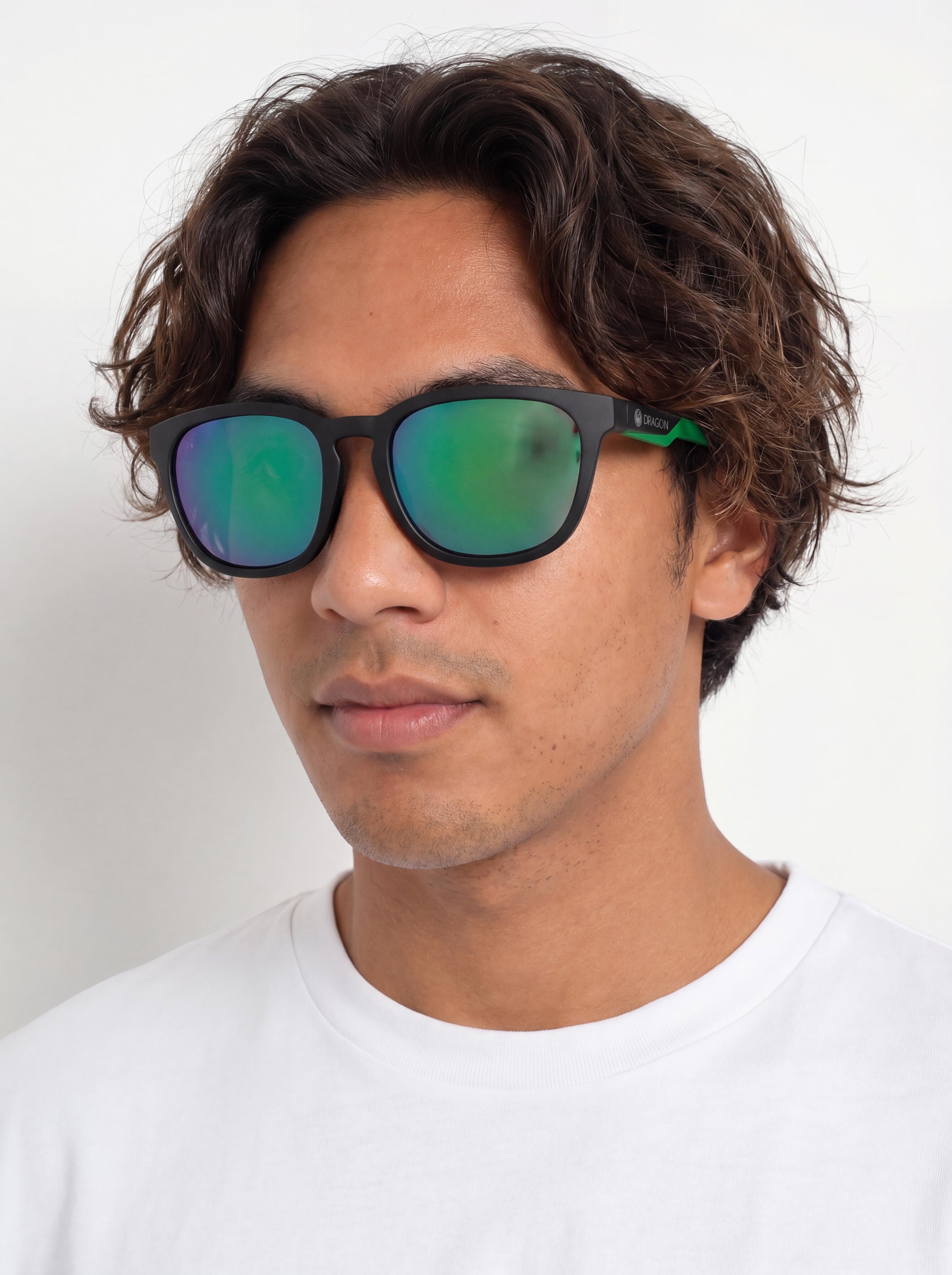 Slnečné okuliare Dragon Dune (matte black h2o/lumalens green ion polar)