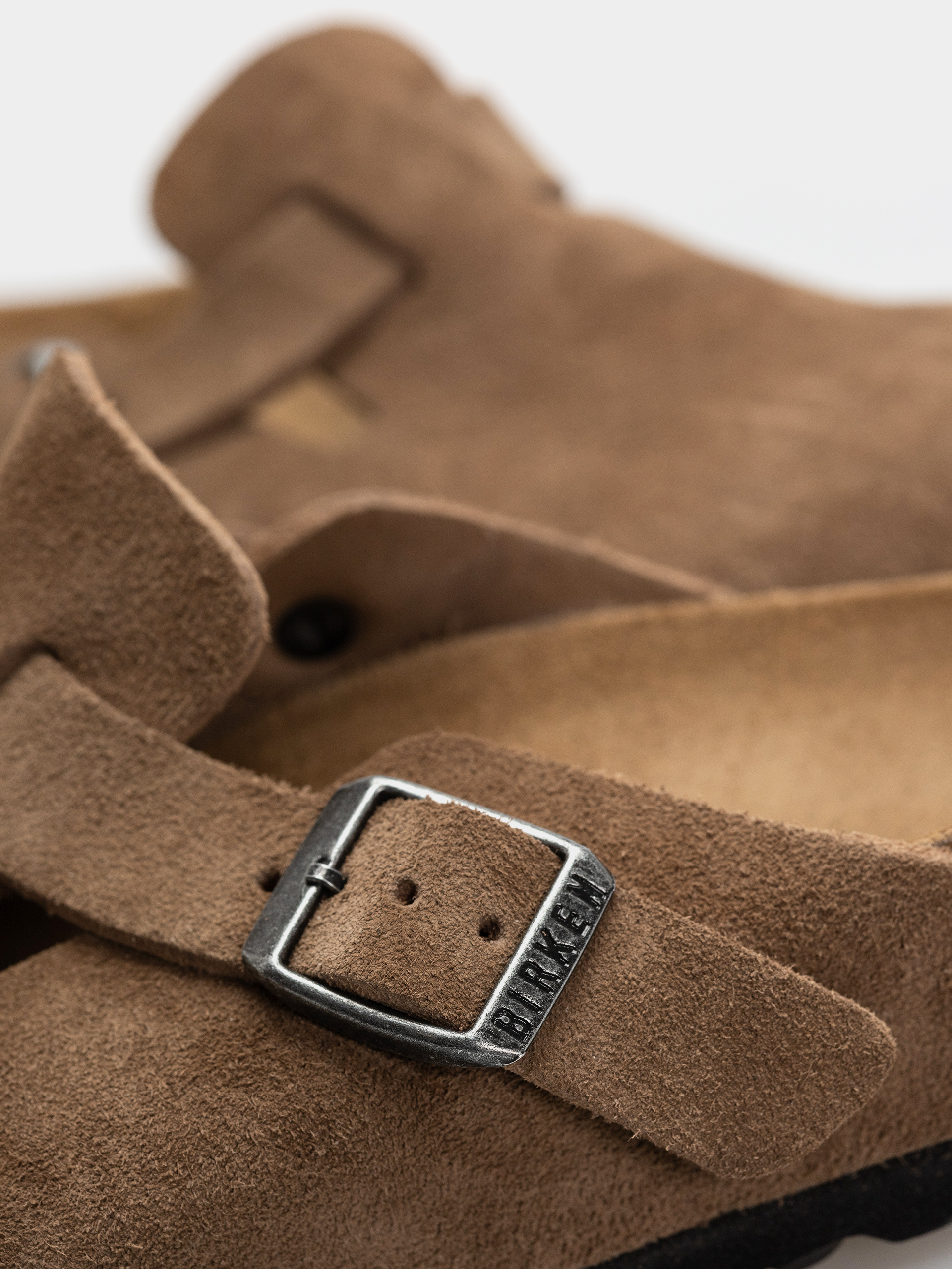 Šľapky Birkenstock Boston Suede Leather Narrow (dark tea)