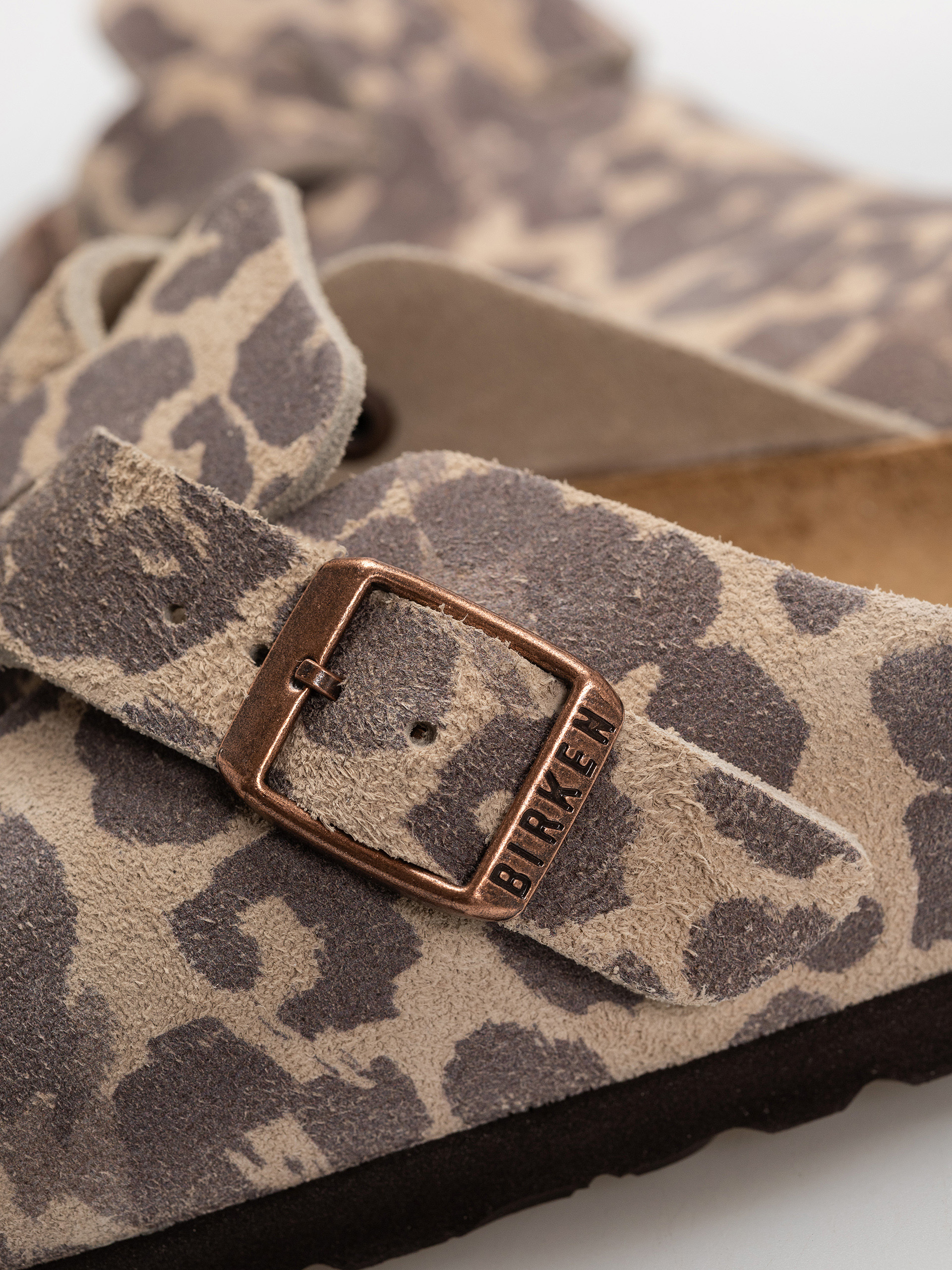 Šľapky Birkenstock Boston Suede Leather Narrow (leo sandcastle)