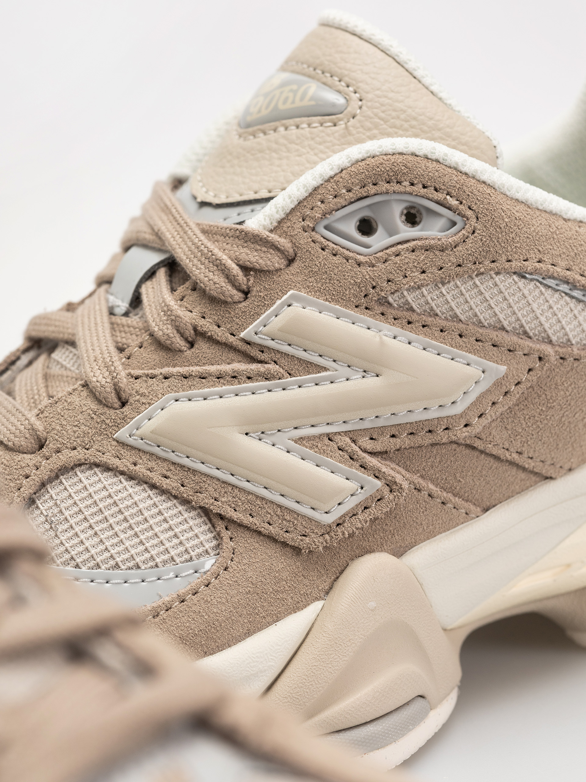 Topánky New Balance 9060 (driftwood/timberwolf)