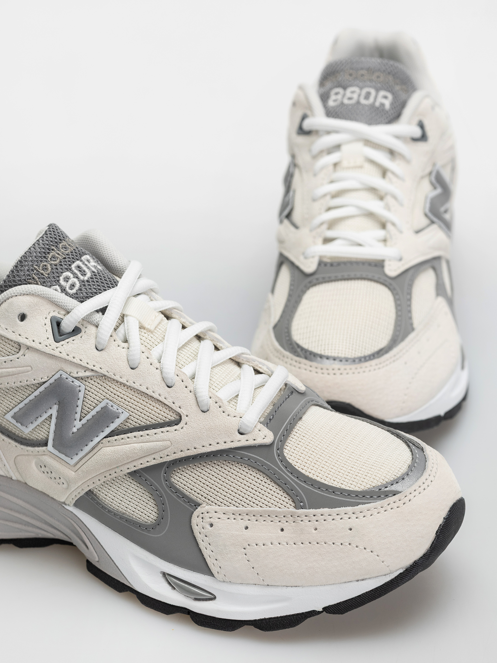 Topánky New Balance 880R (sea salt/slate grey)