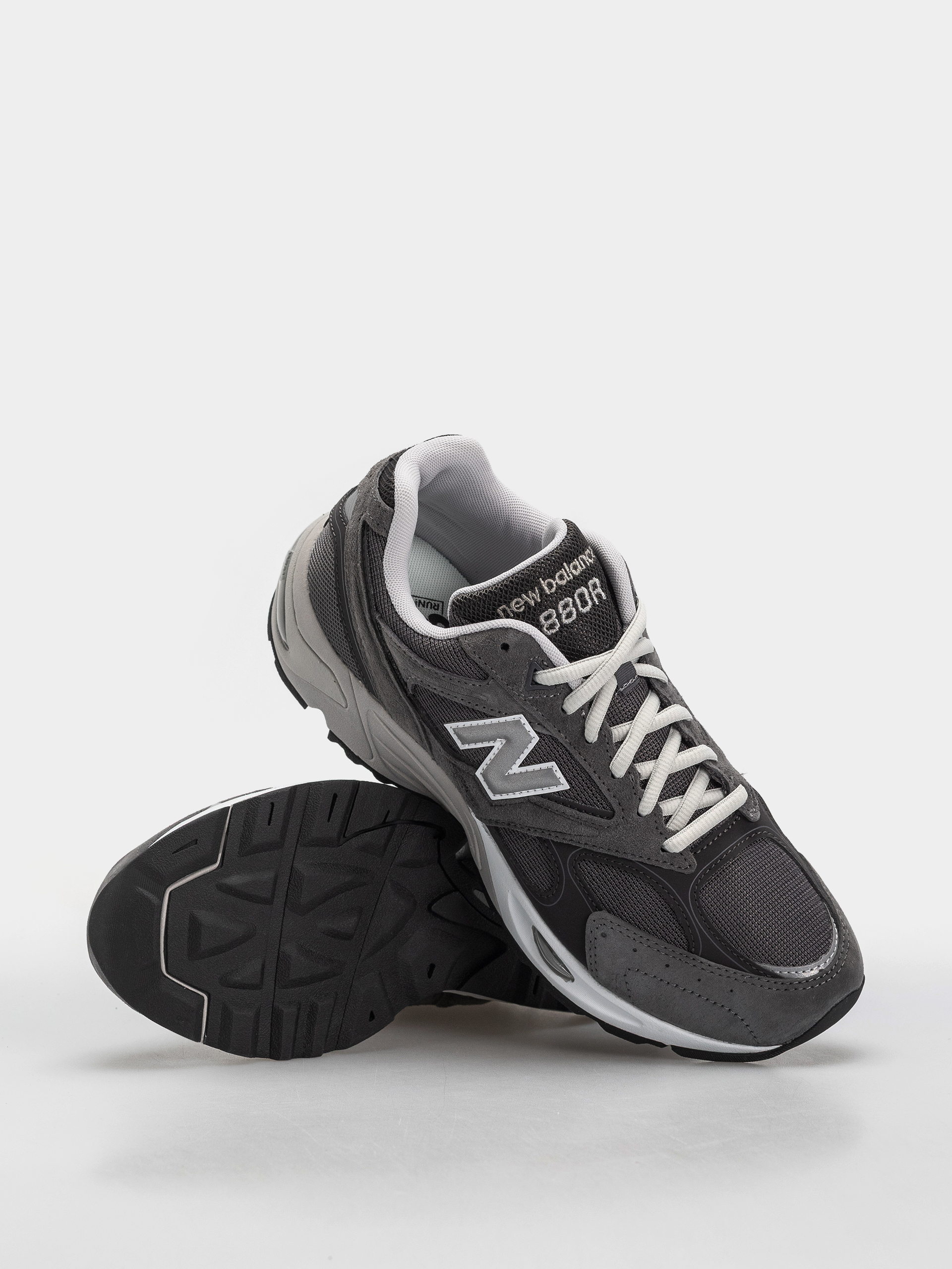 Topánky New Balance 880R (slate grey/magnet)