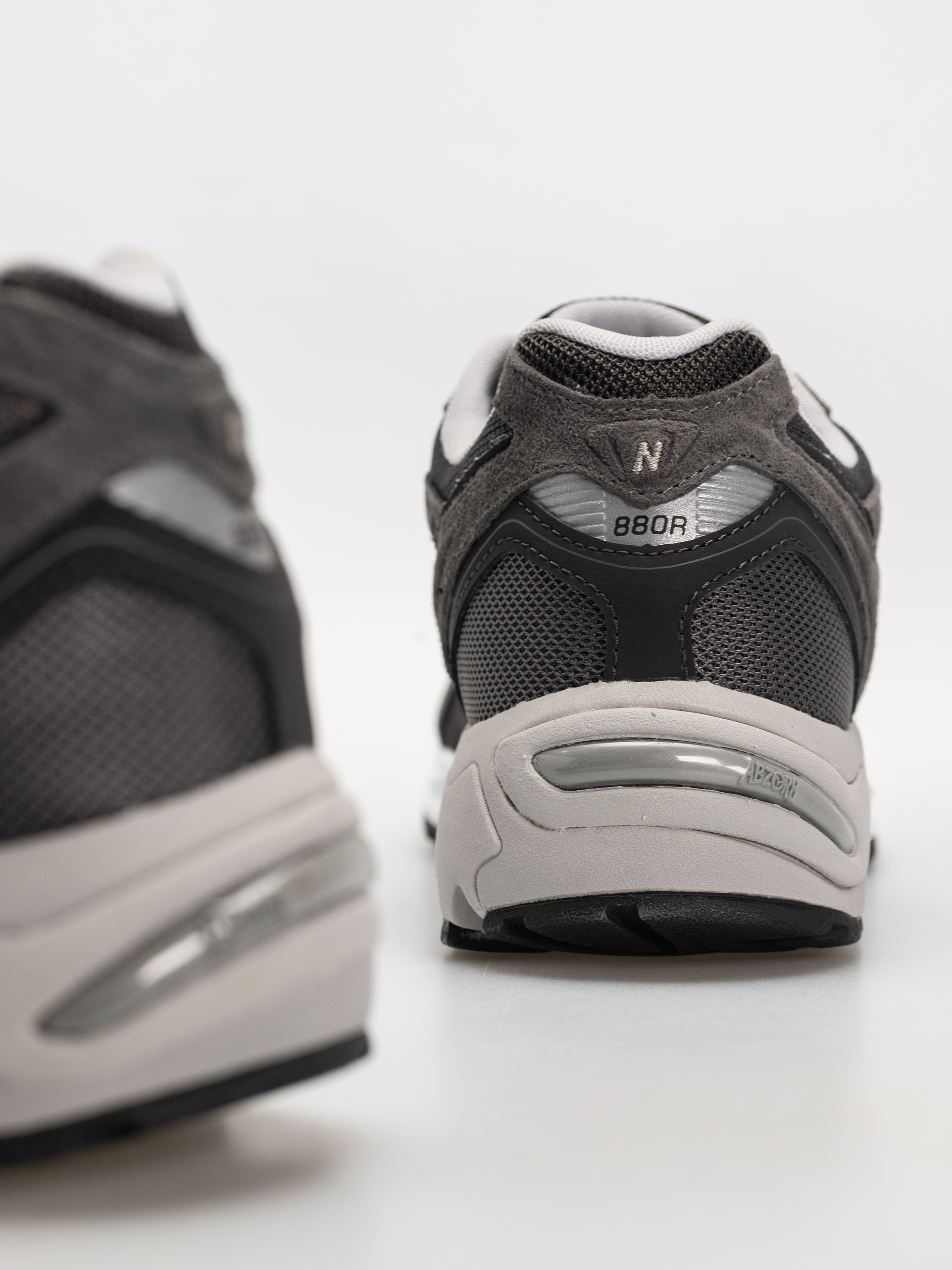 Topánky New Balance 880R (slate grey/magnet)